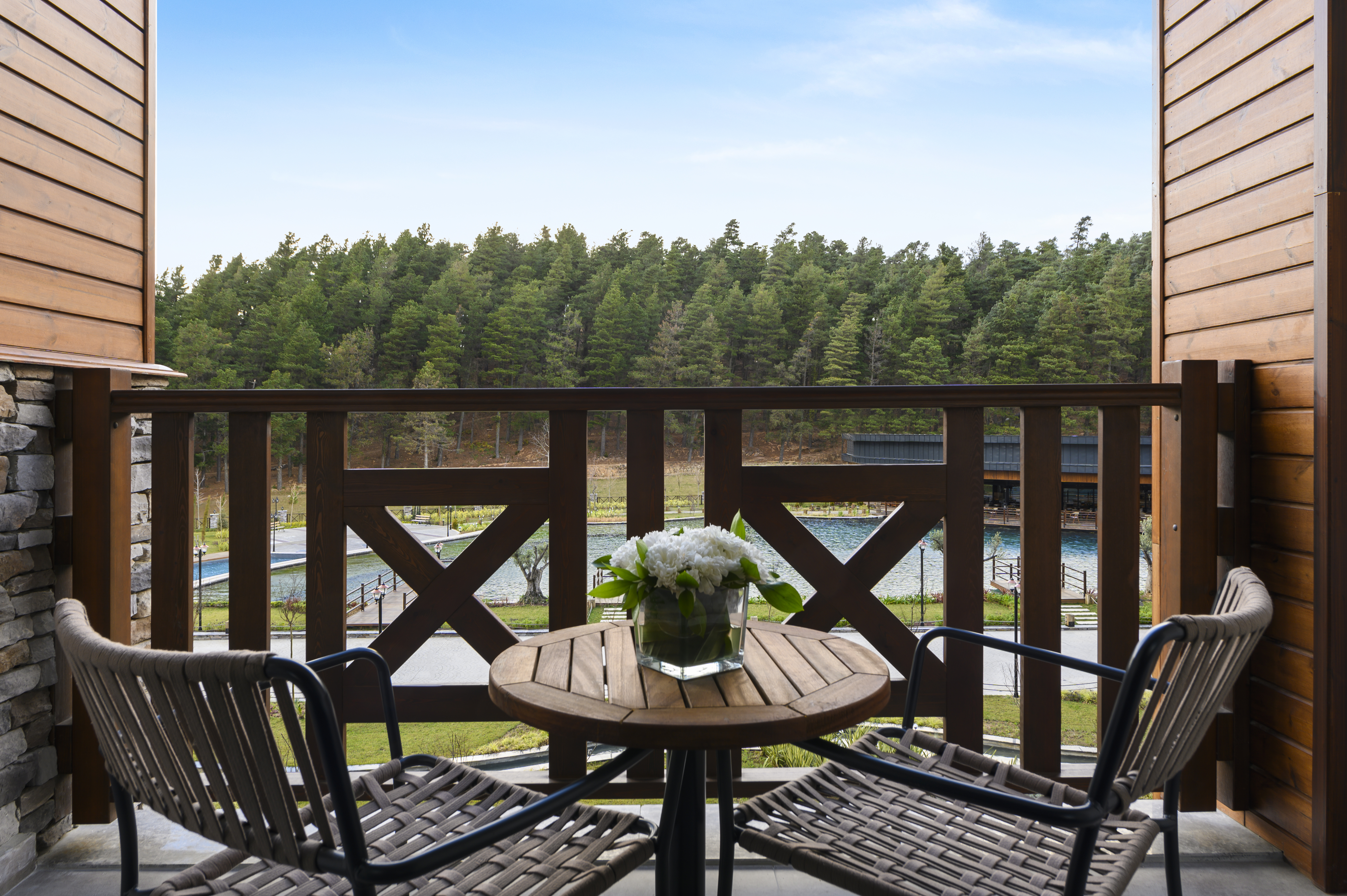 Room Deluxe Lake View