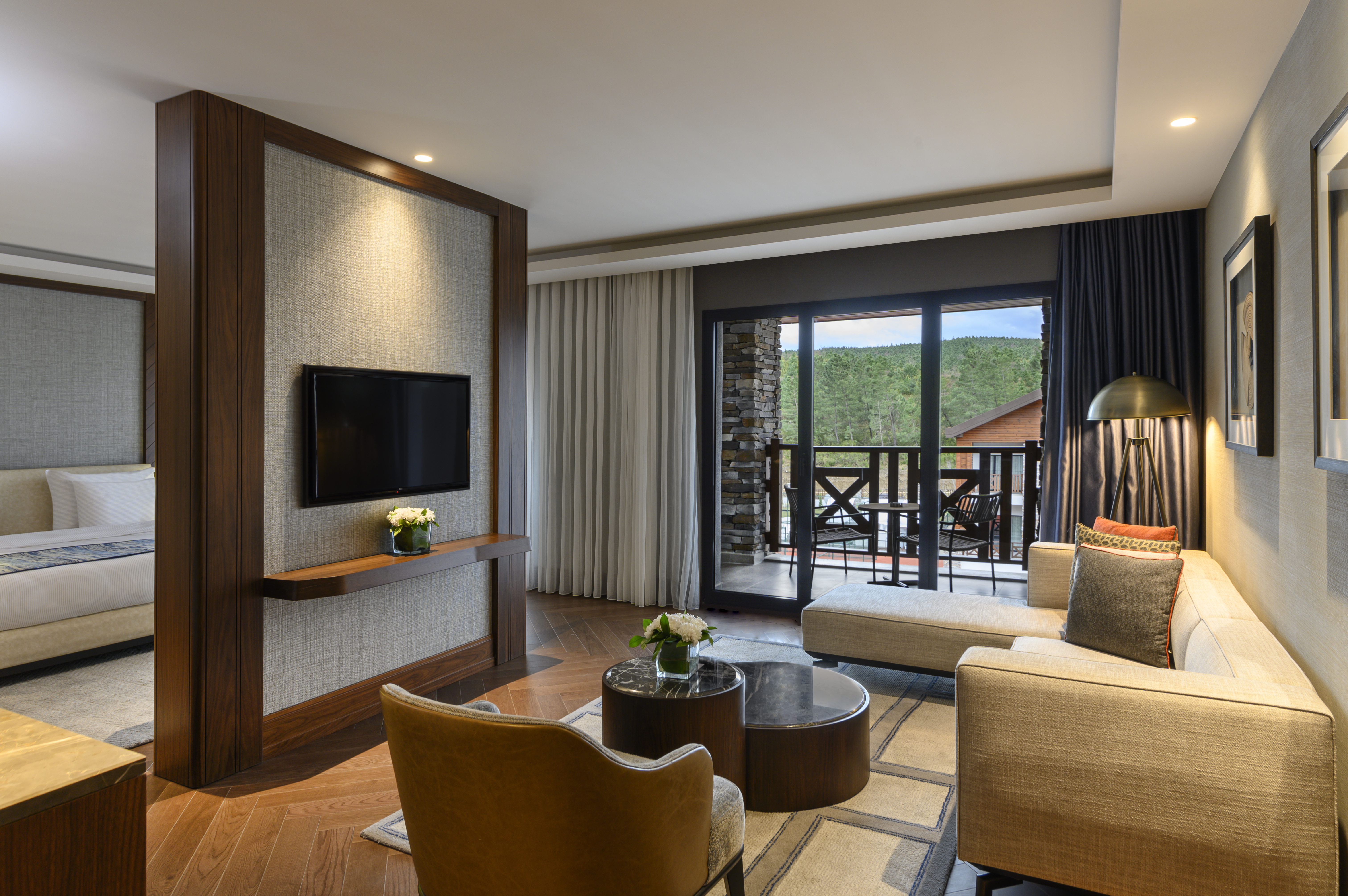 Room Deluxe Lake View