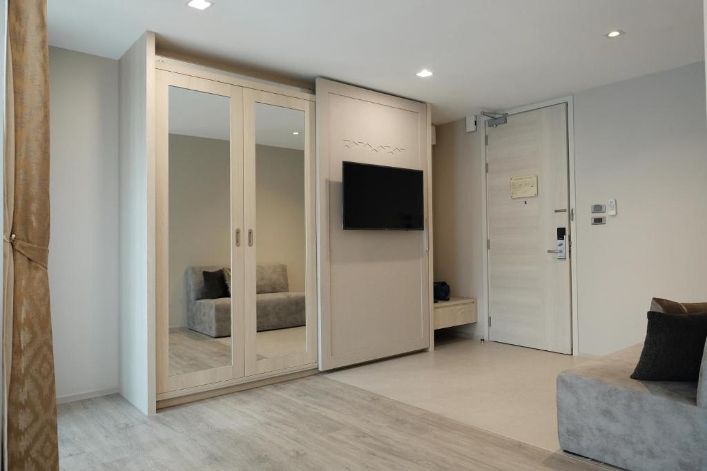 Double Deluxe Pool View