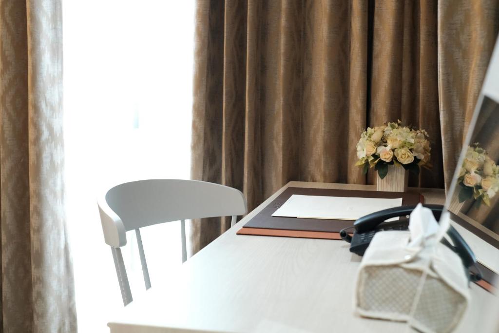 Double Deluxe Pool View