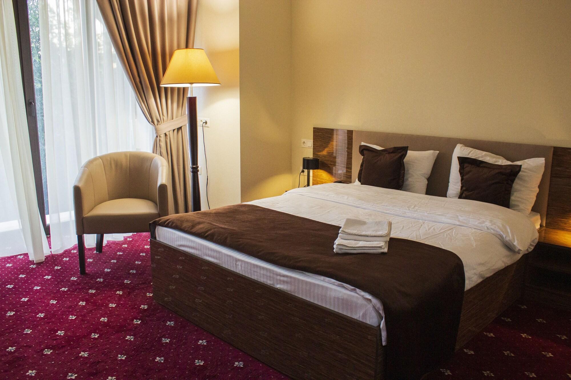 Single Queen Size Bed