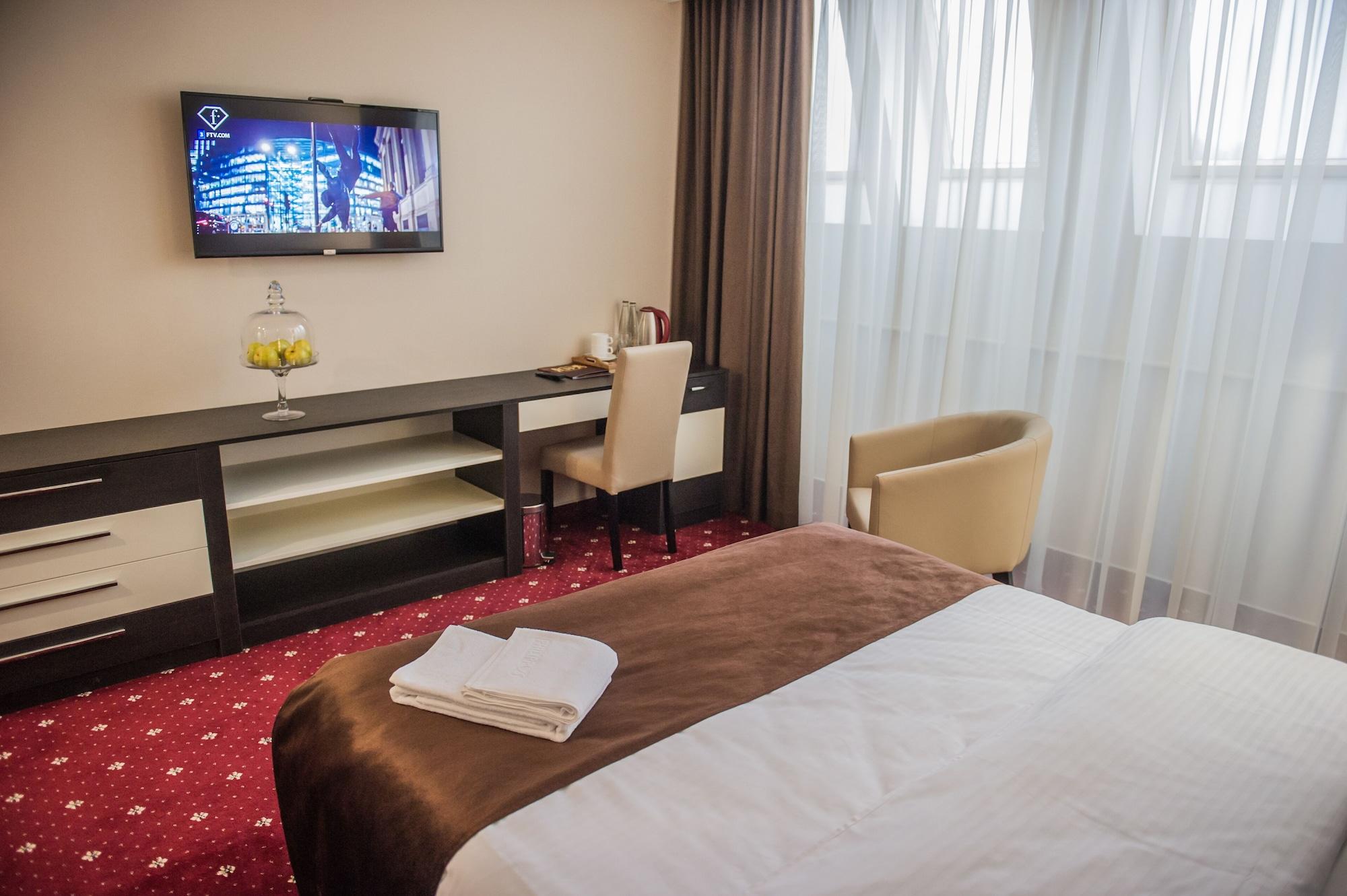 Double King Size Bed