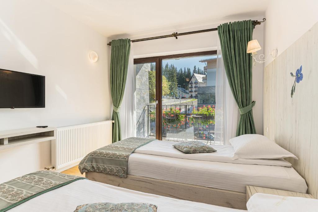 Double or Twin Standard