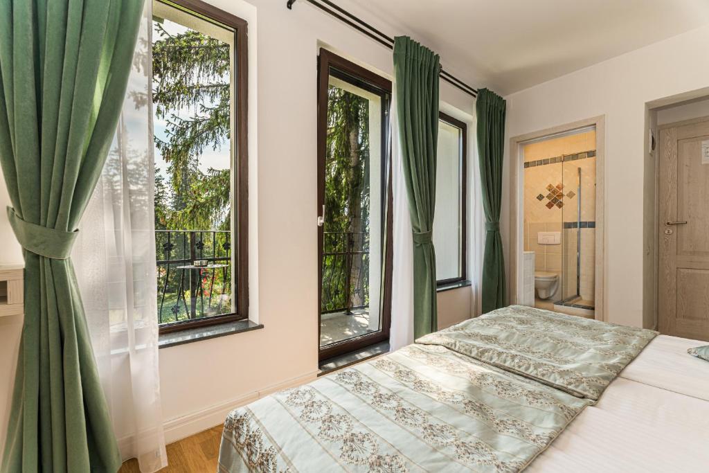 Double or Twin Standard