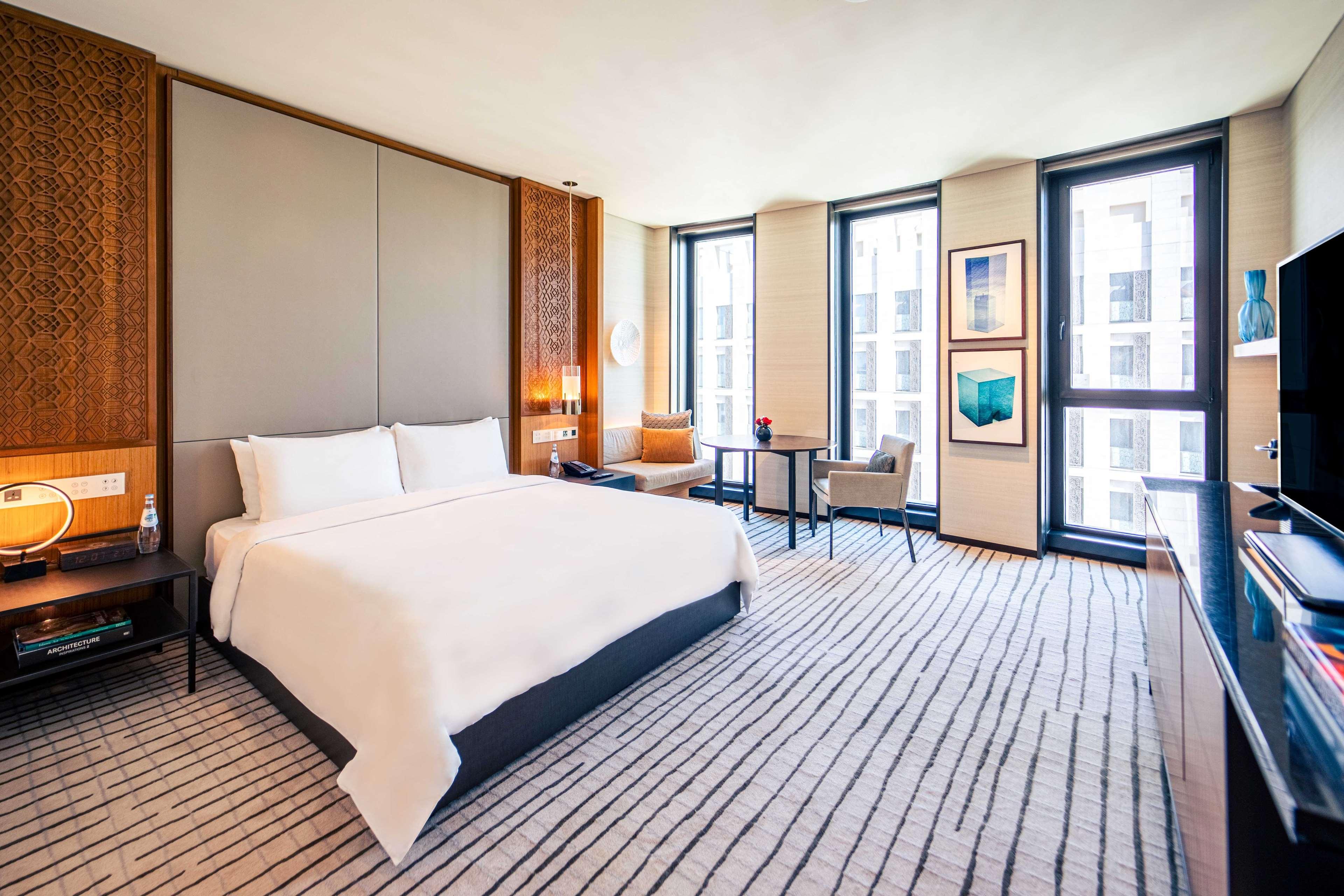 Room Deluxe City View King Bed