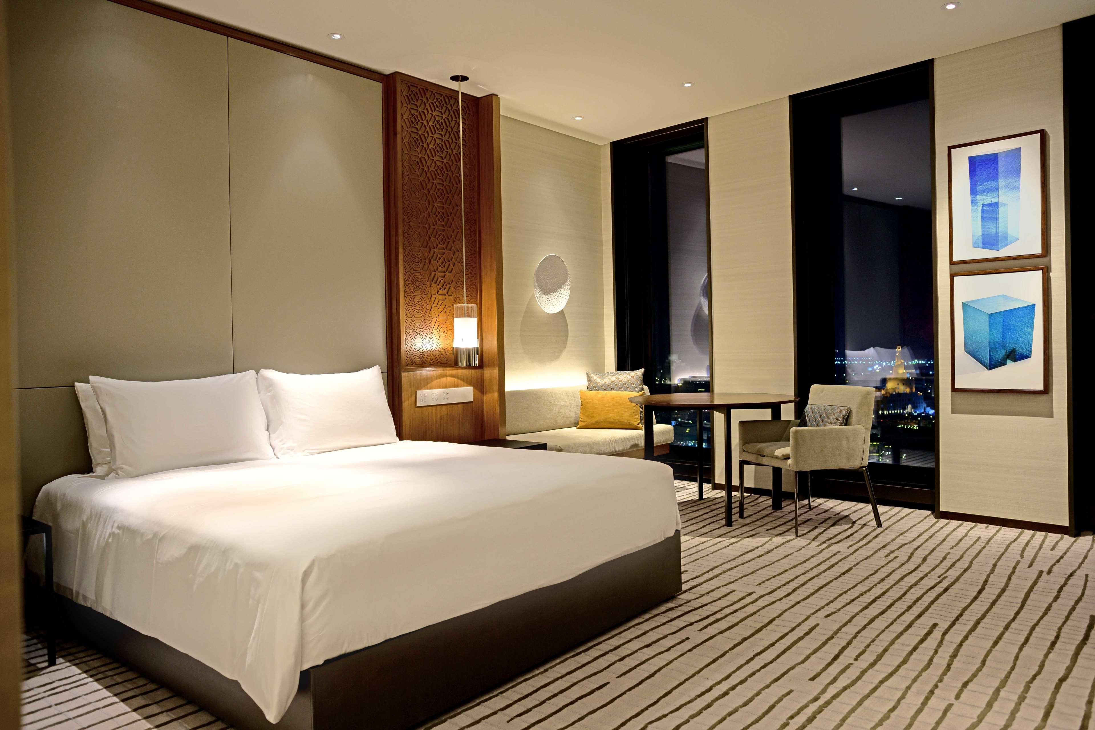 Room Deluxe City View King Bed