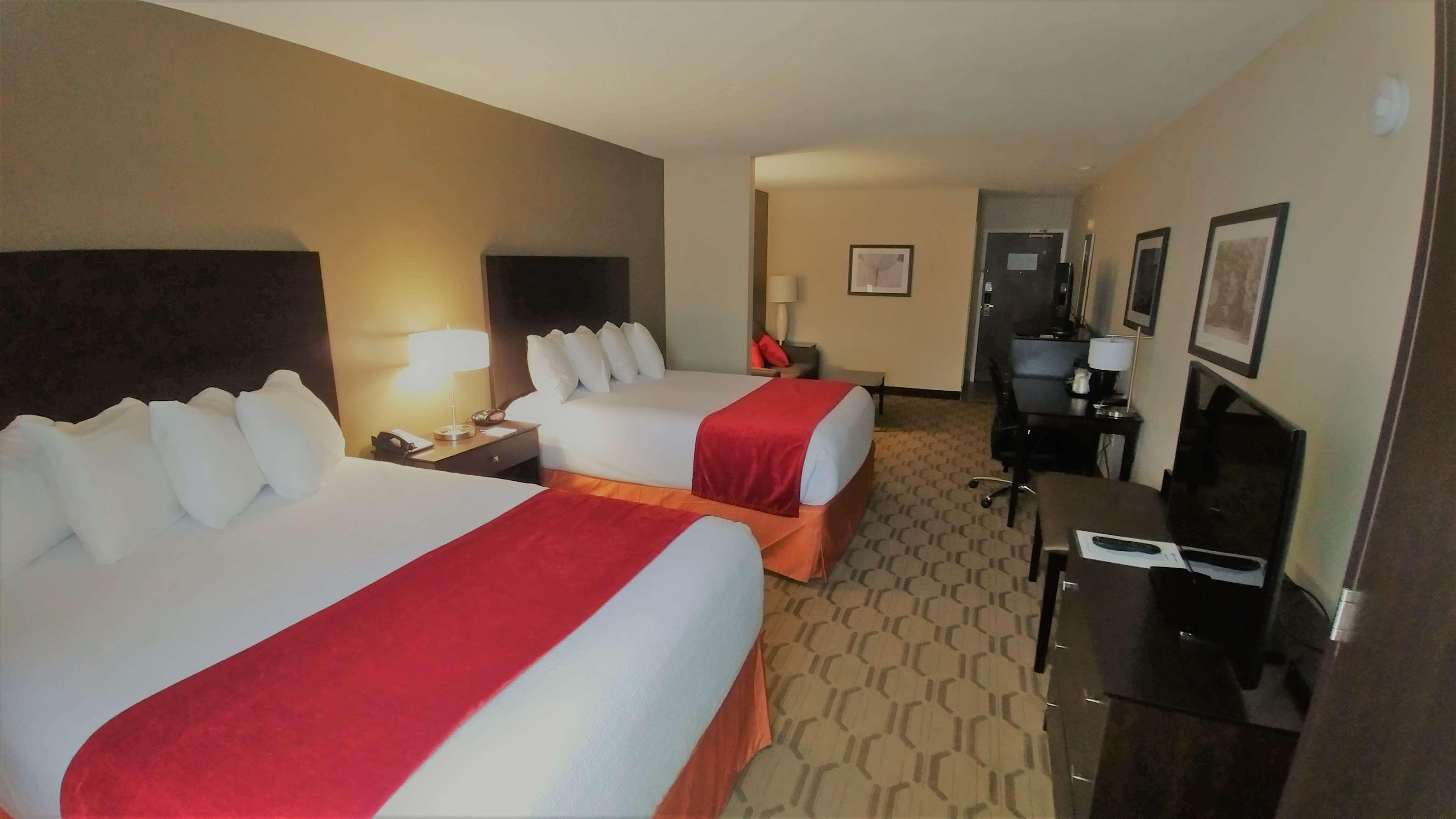 Suite Two Queen Beds