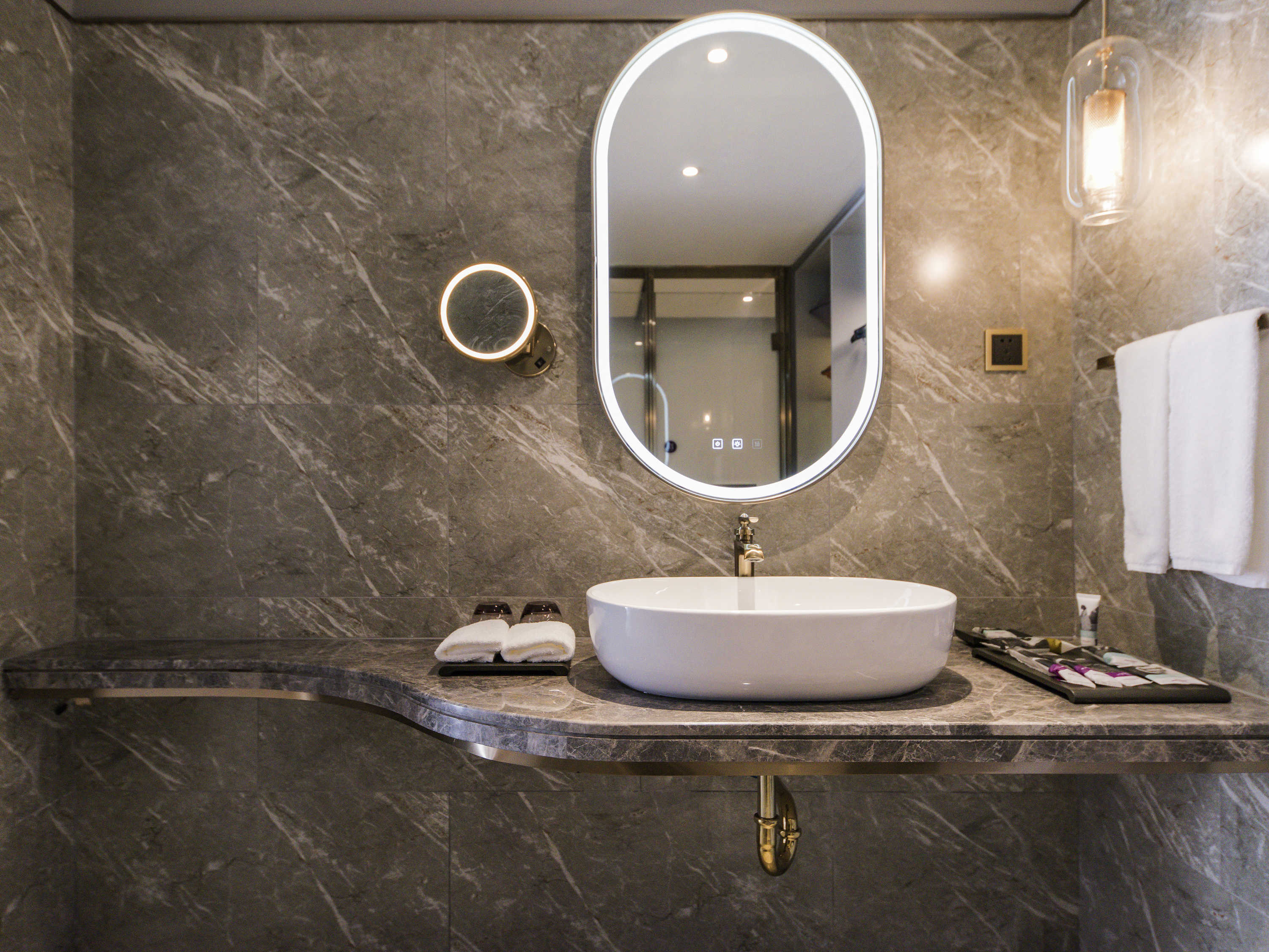 Double Superior Queen Bed