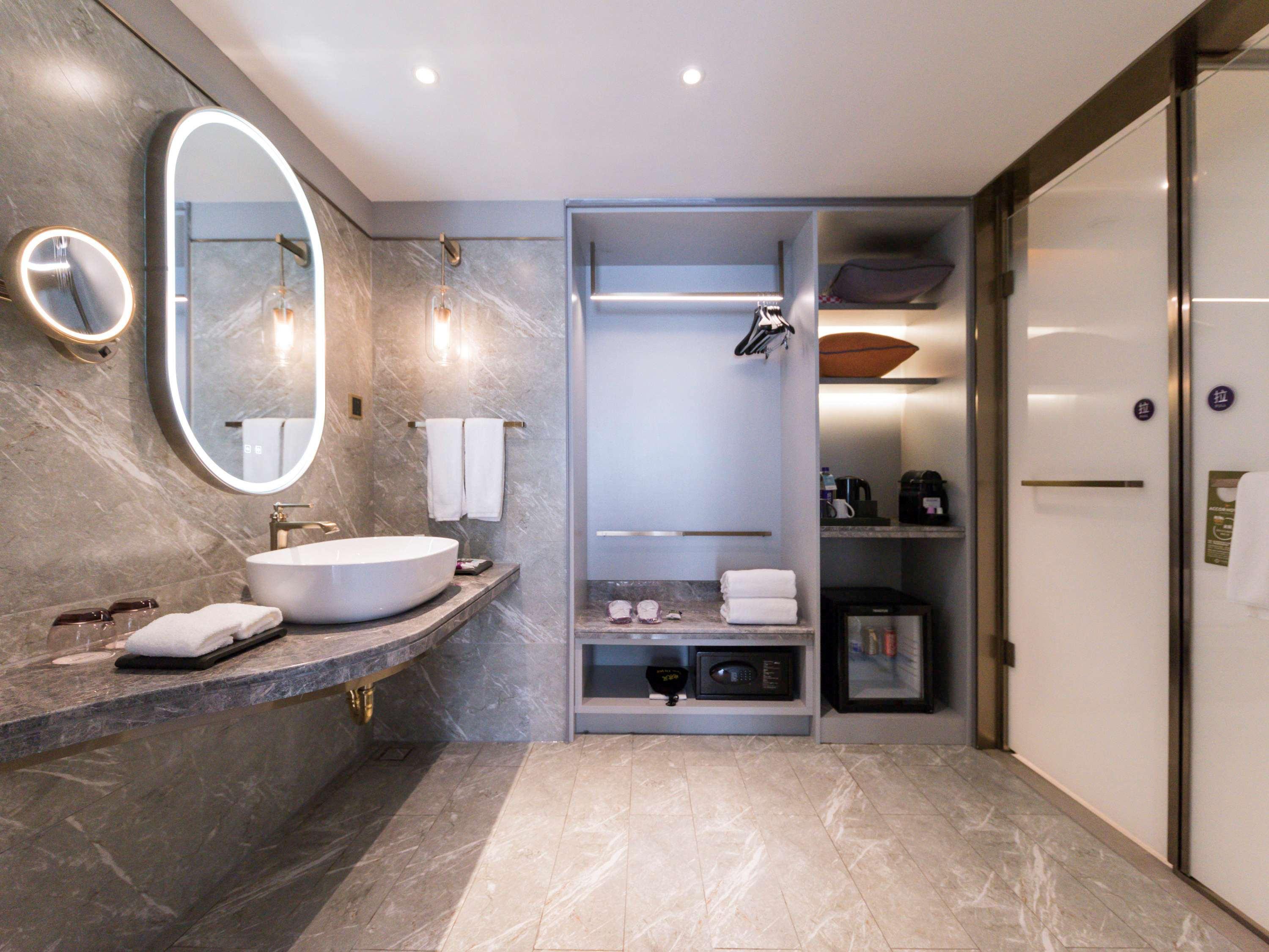 Double Superior Queen Bed