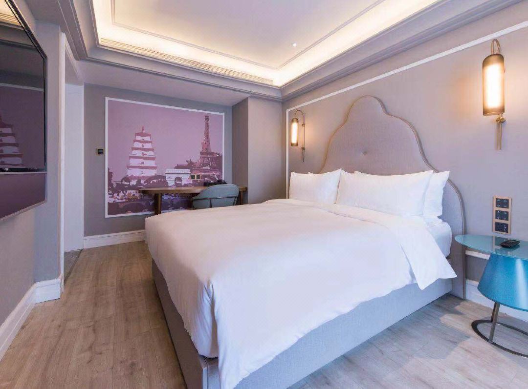 Double King Size Bed