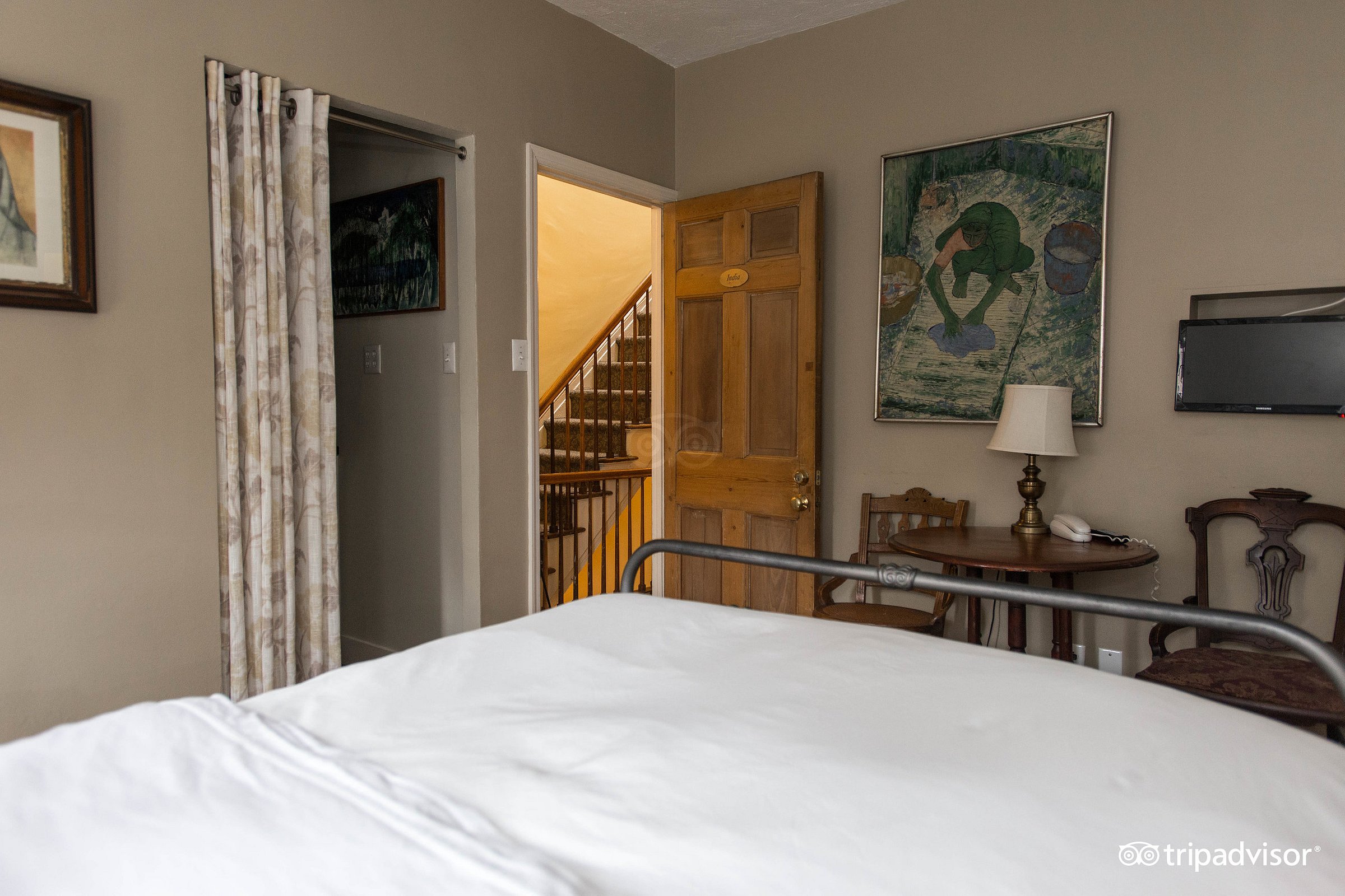 Studio Premier City View