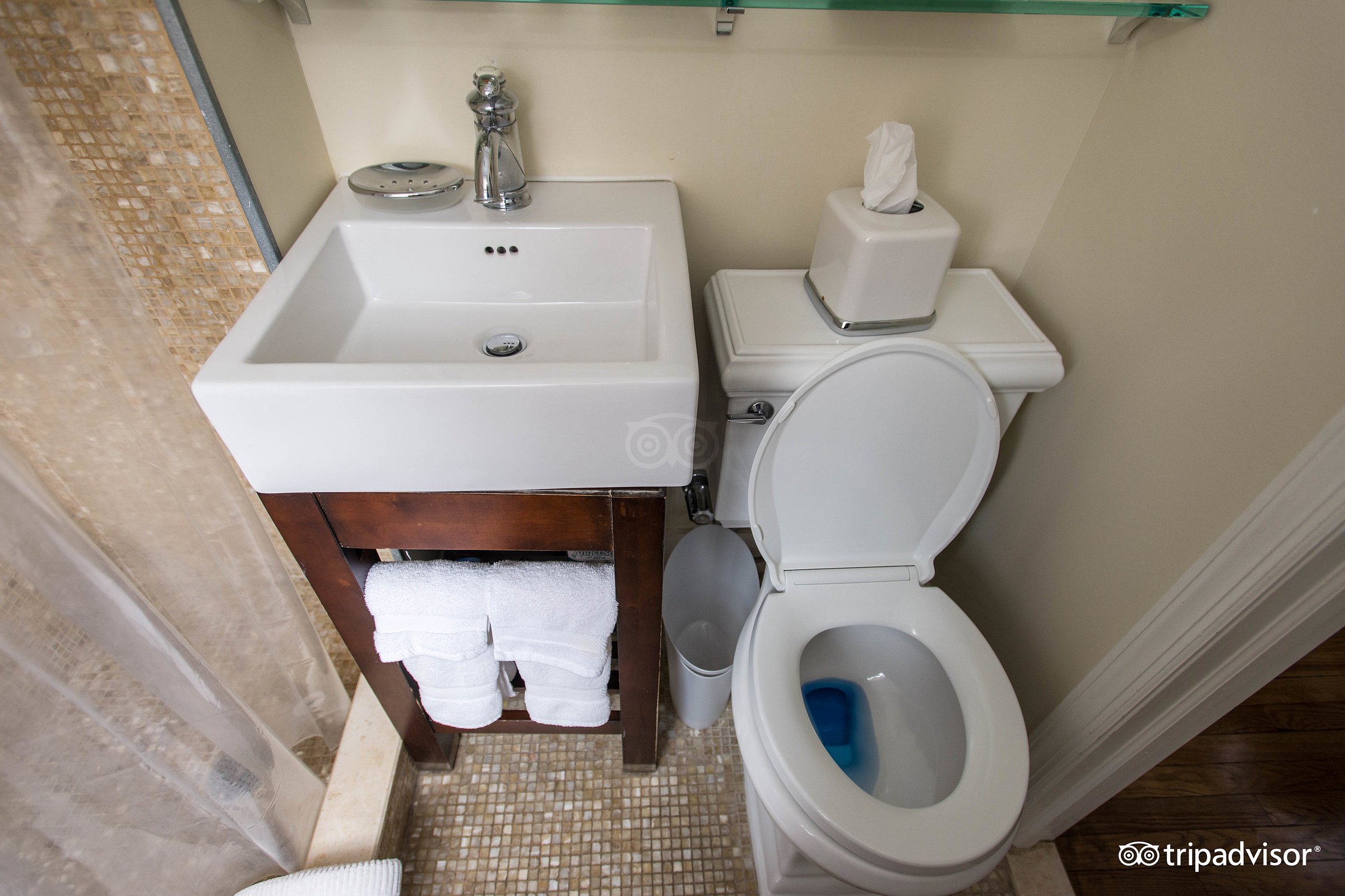 Studio Premier City View