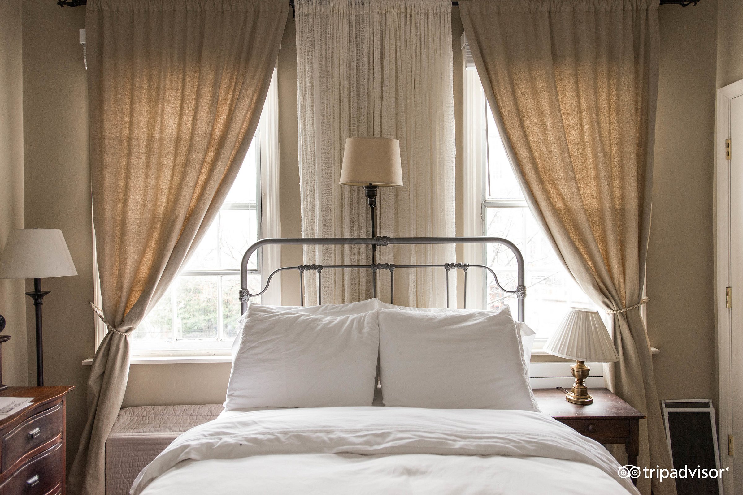 Studio Premier City View