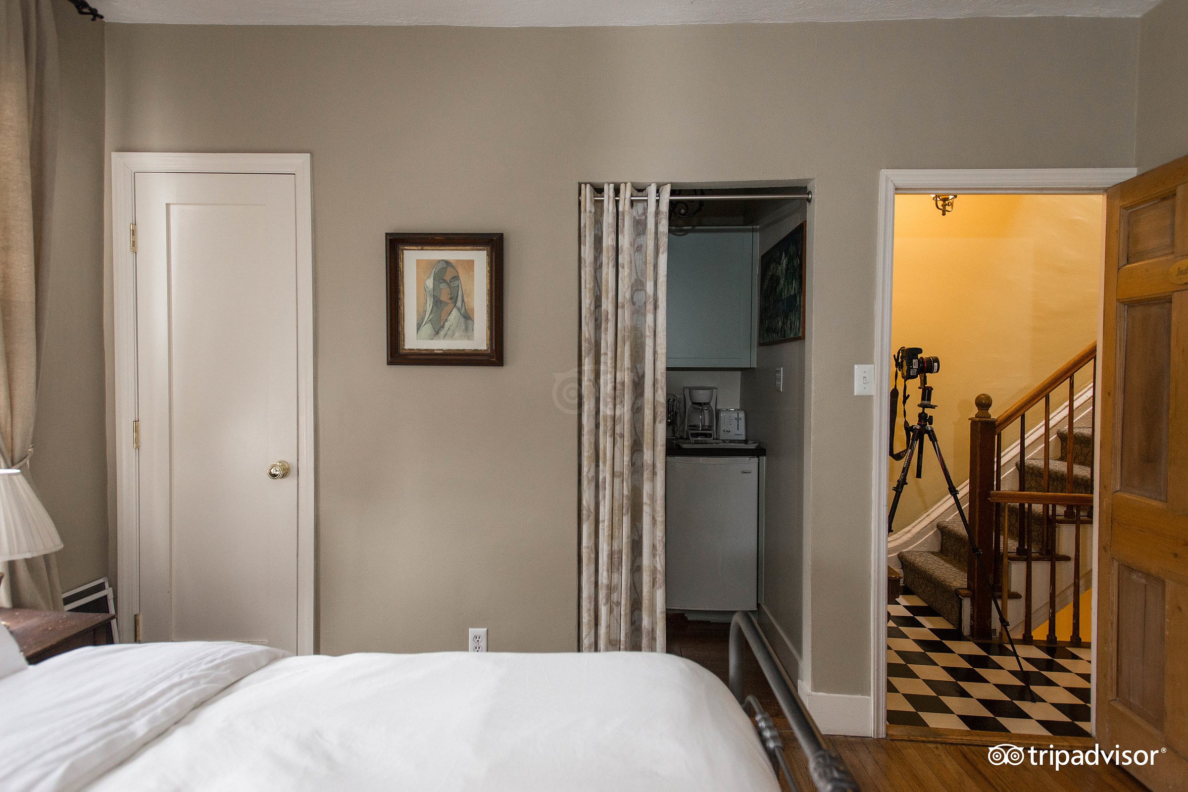 Studio Premier City View