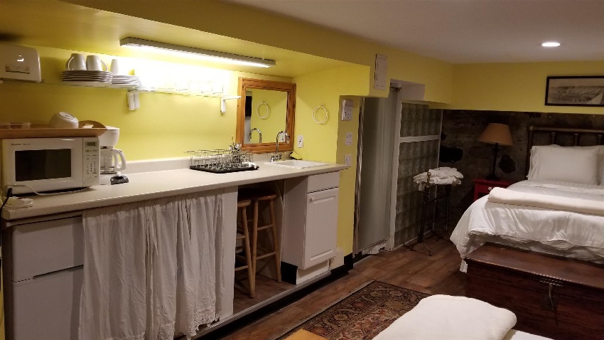 Studio Two Double Beds