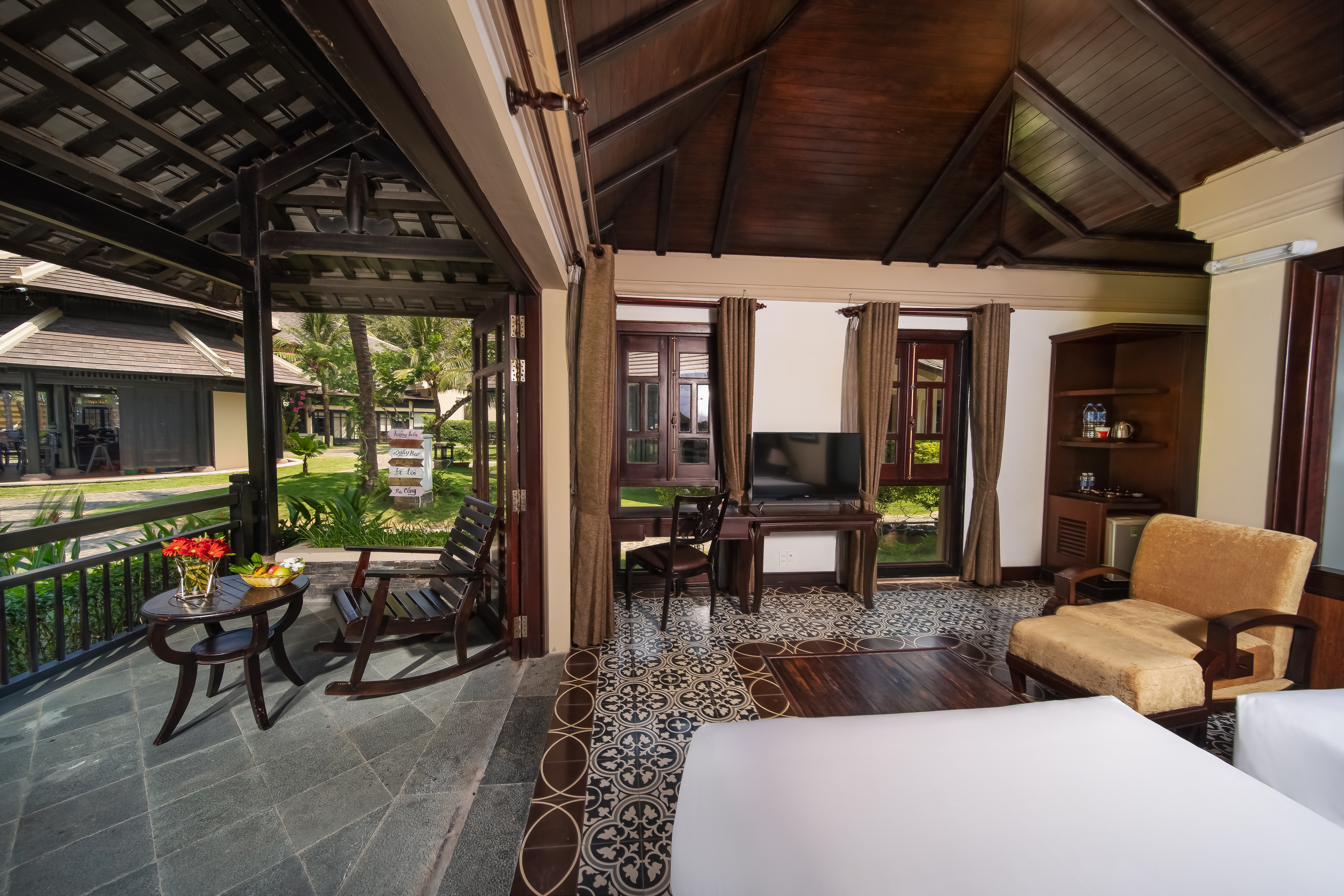 Bungalow Garden View