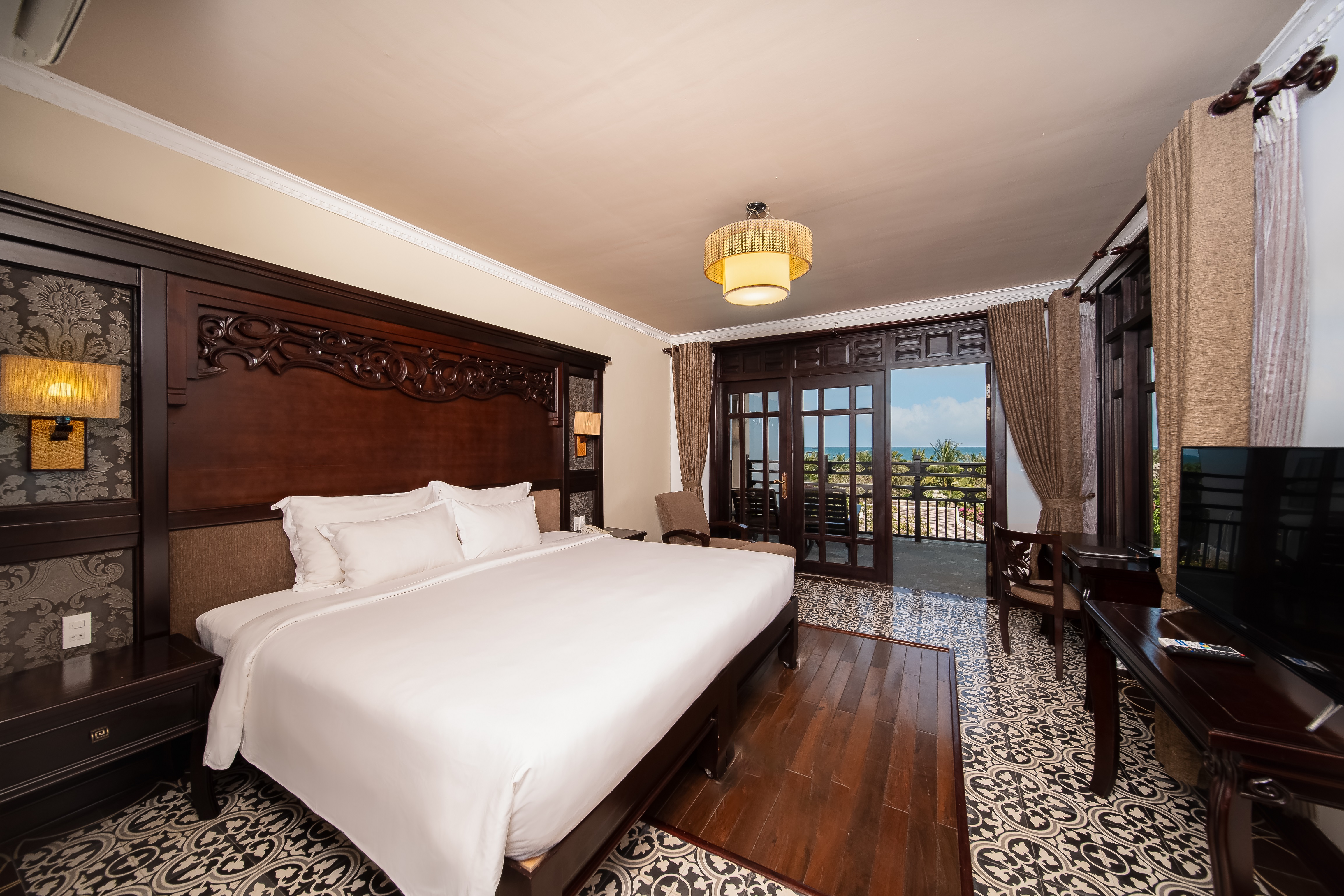 Twin Deluxe with Balcony