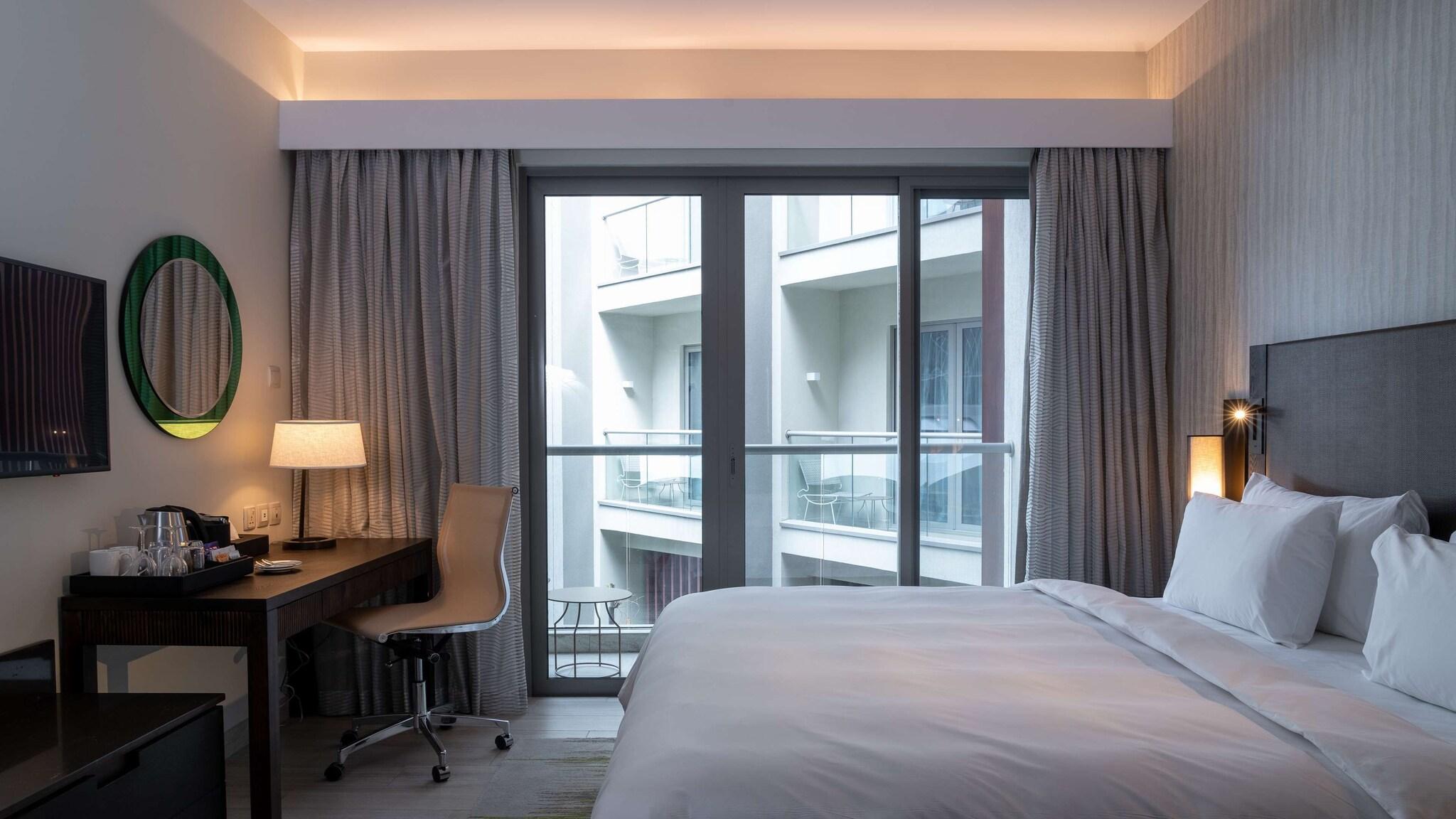 Junior Suite King Size Bed