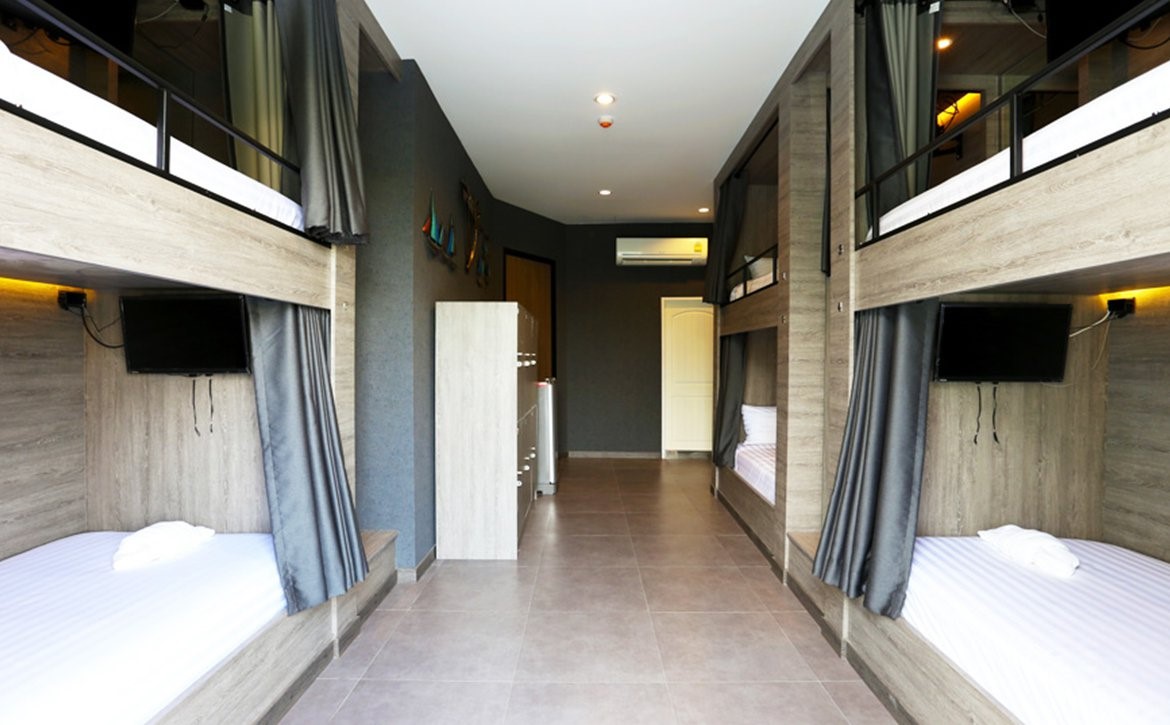 Bed in Dormitory with Balcony