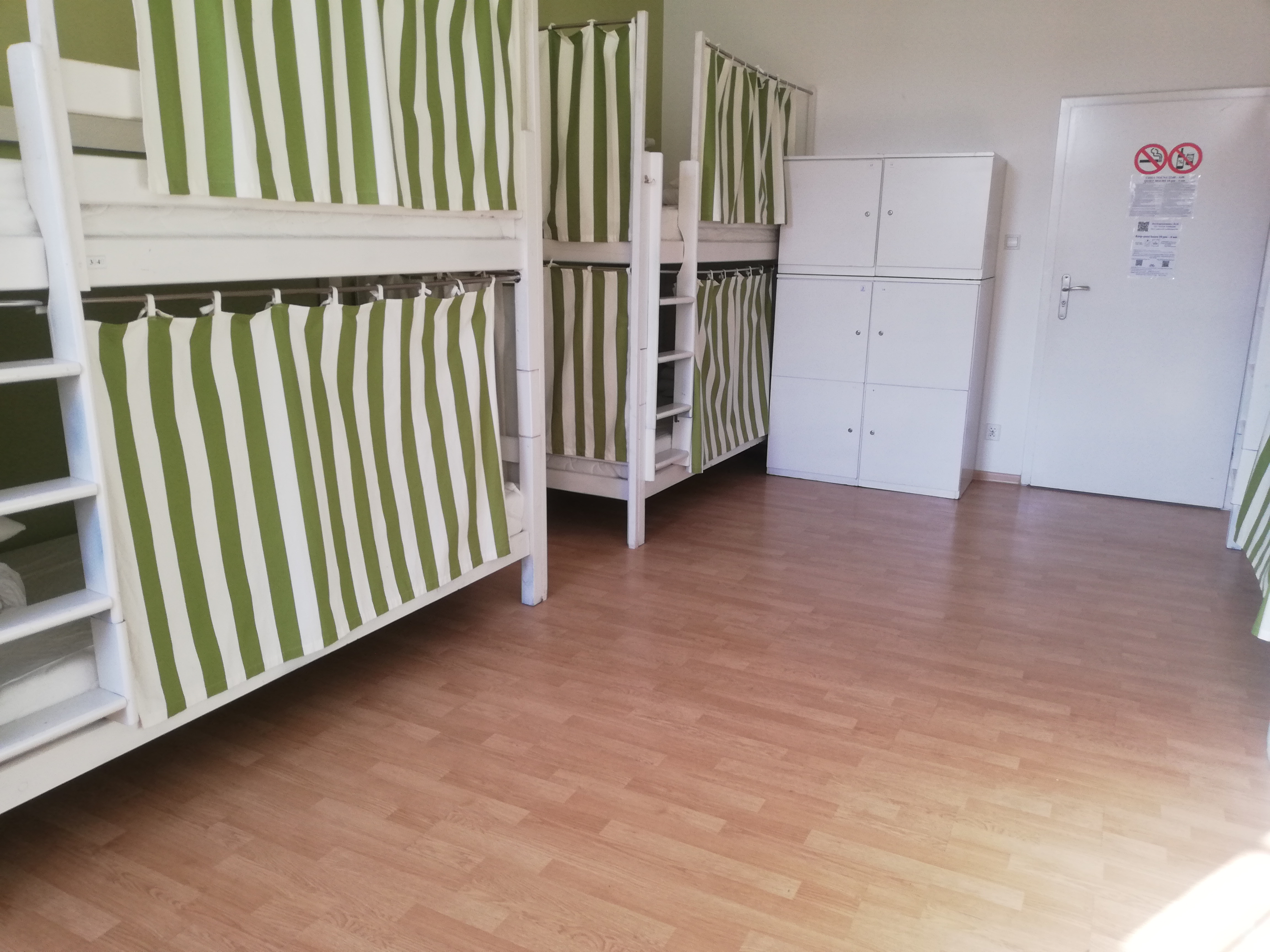 Bed in Dormitory Bunk Bed with Shared Bathroom