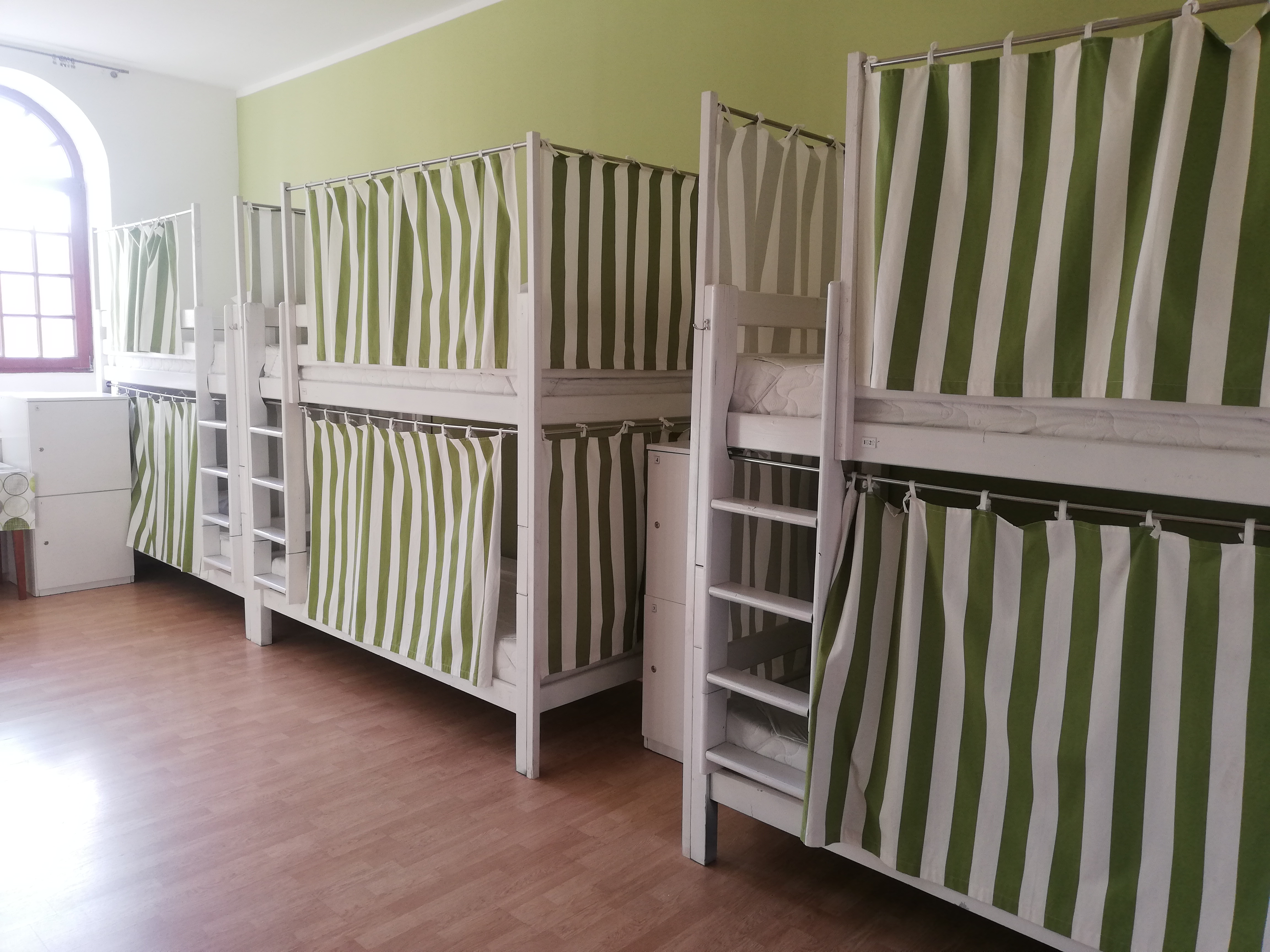 Bed in Dormitory Bunk Bed with Shared Bathroom