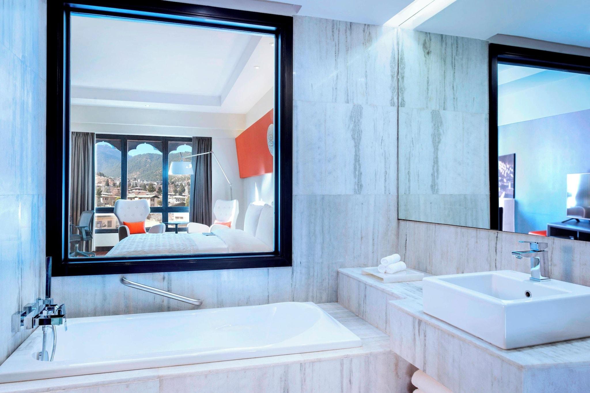 Double Deluxe King Bed