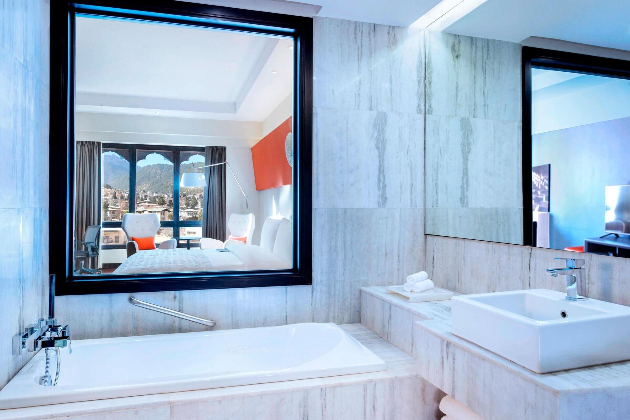 Double Deluxe King Bed