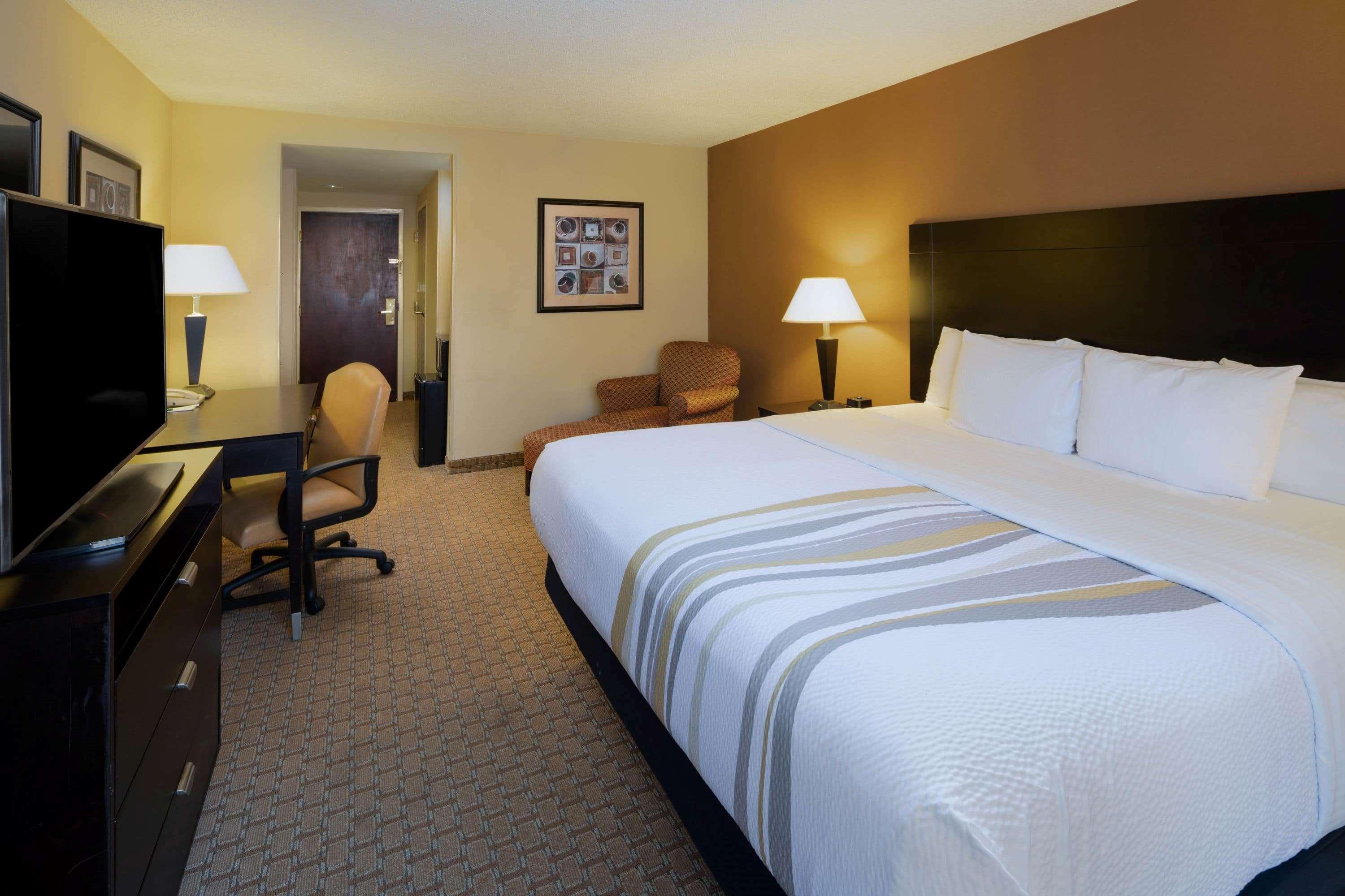 Suite Deluxe King Bed