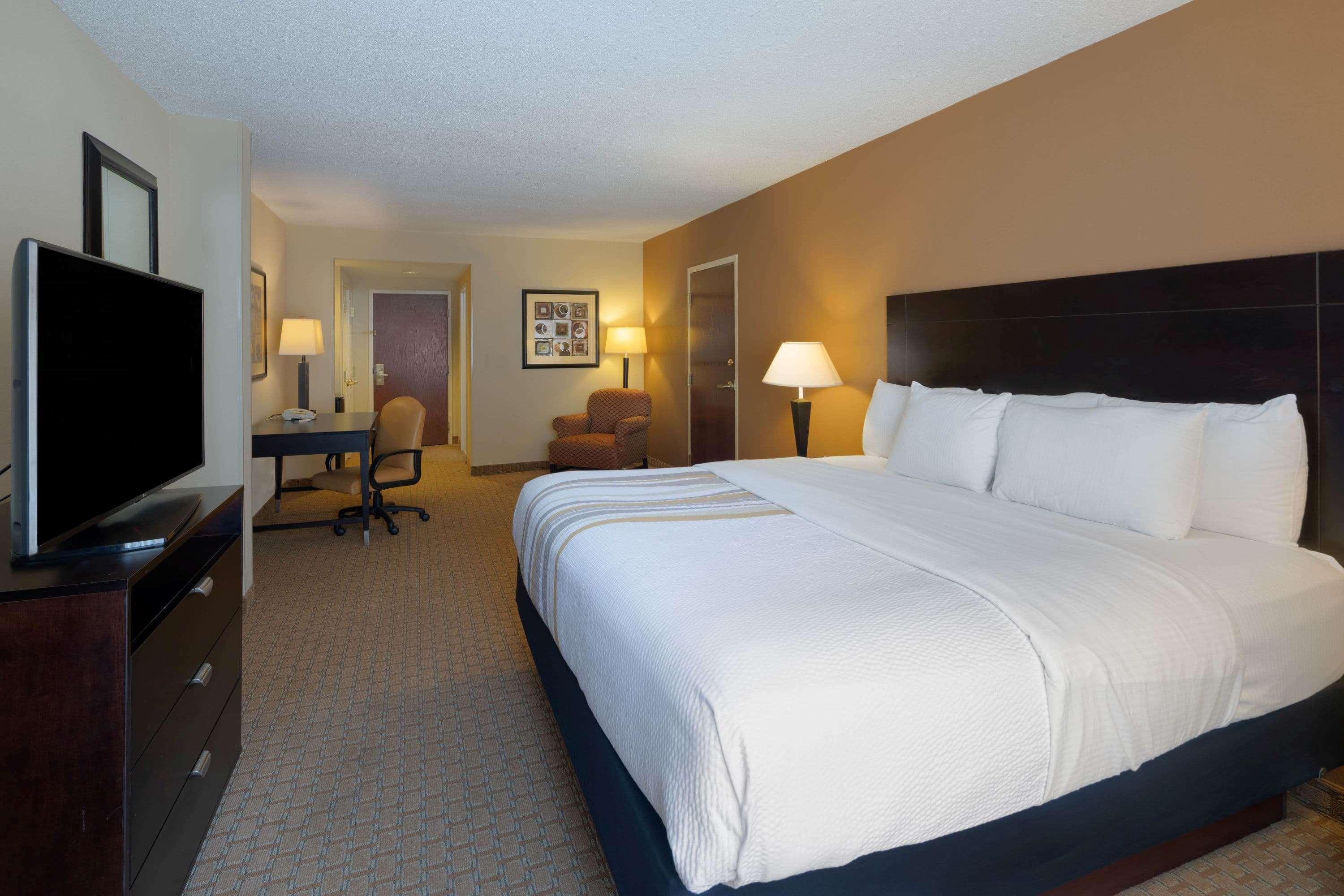 Double King Bed Non Smoking