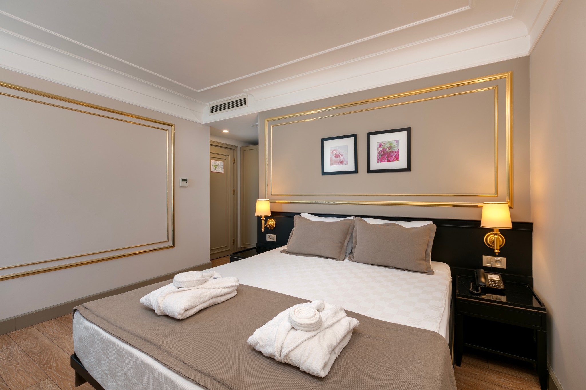 Double Deluxe Side Sea View