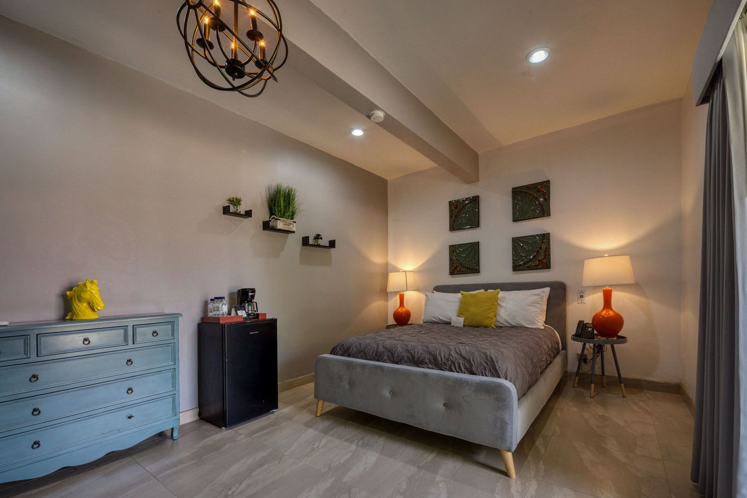 Junior Suite Queen Size Bed