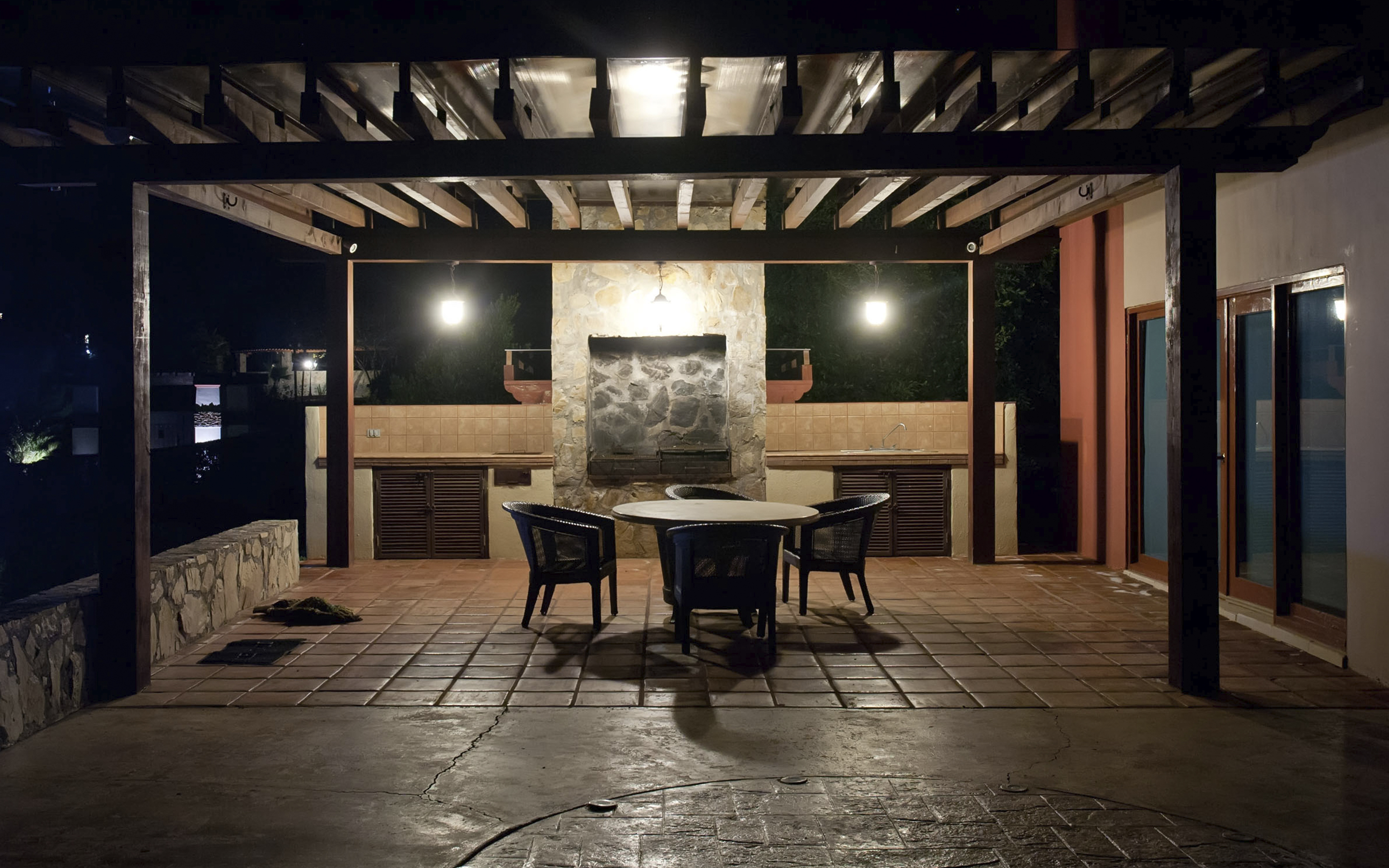 Villa Queen Size Bed