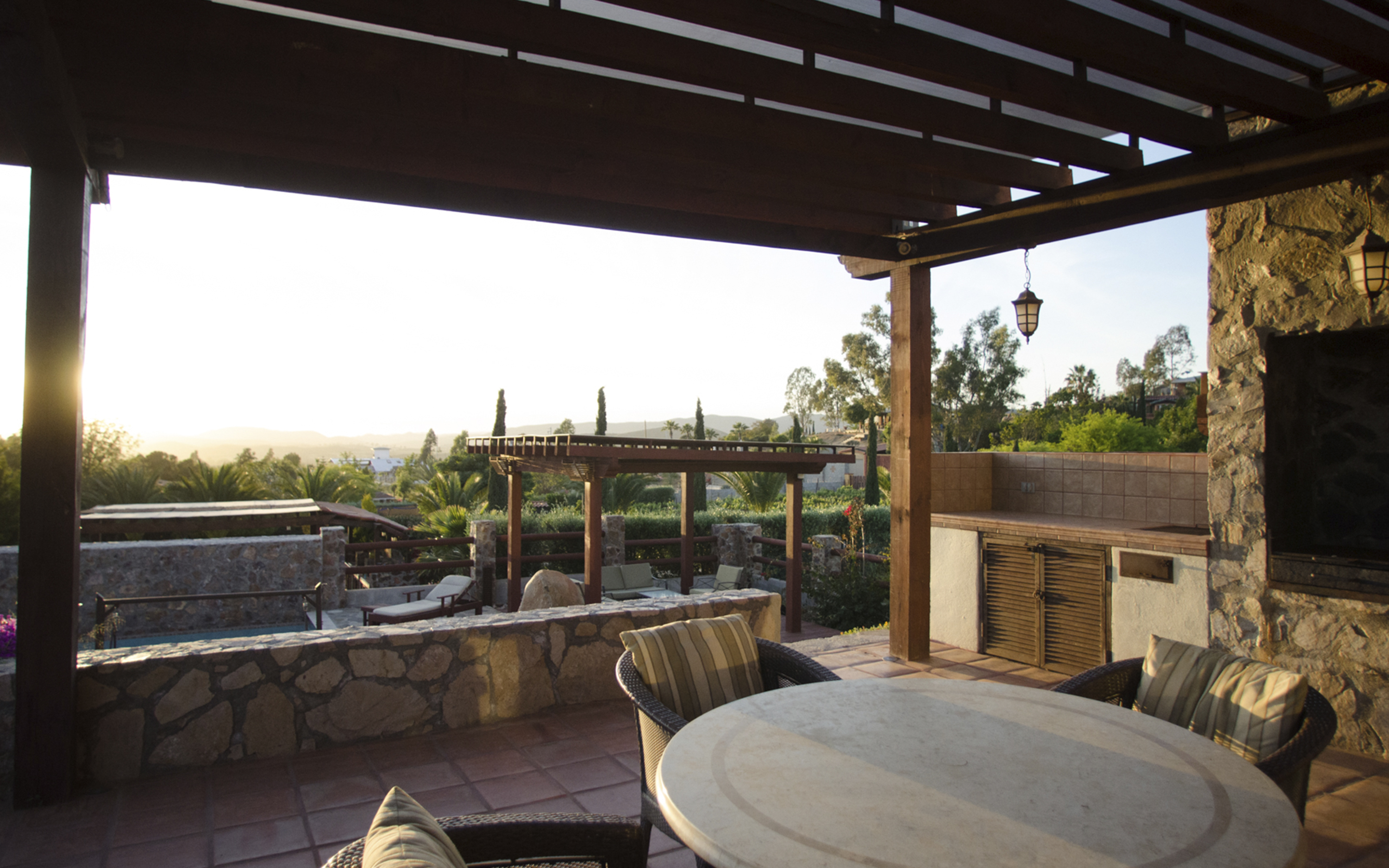 Villa Queen Size Bed