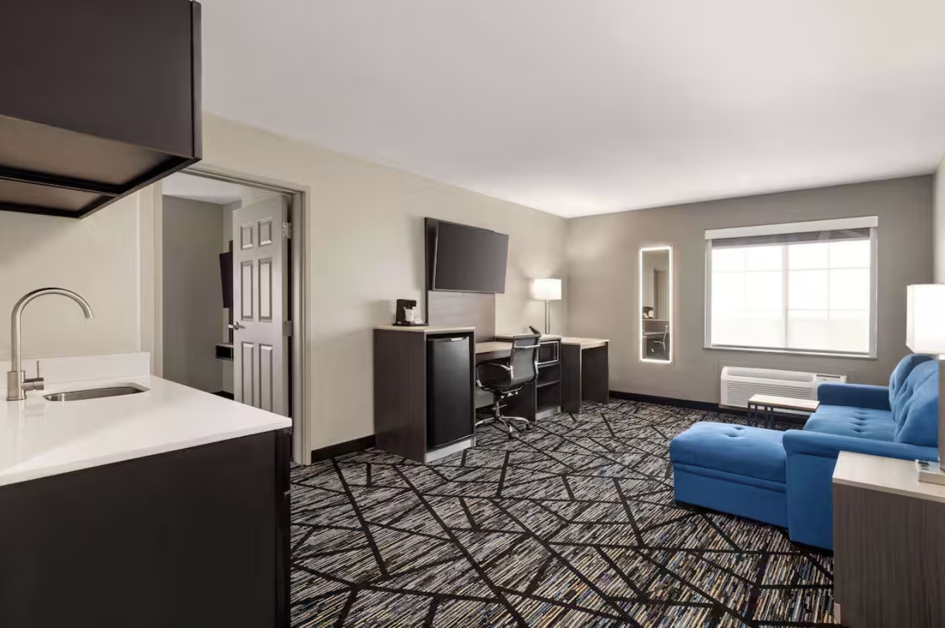 Suite Deluxe King Bed