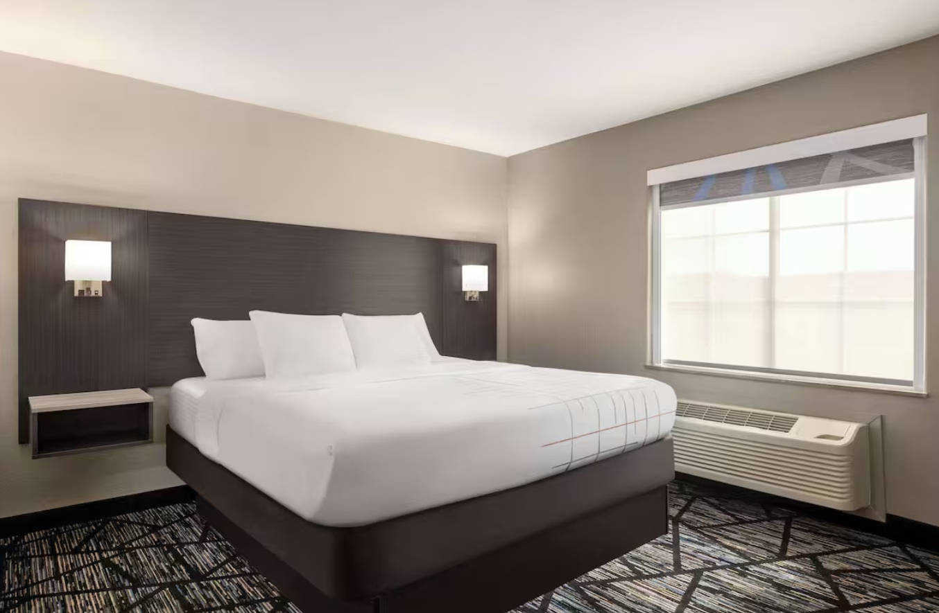 Suite Deluxe King Bed