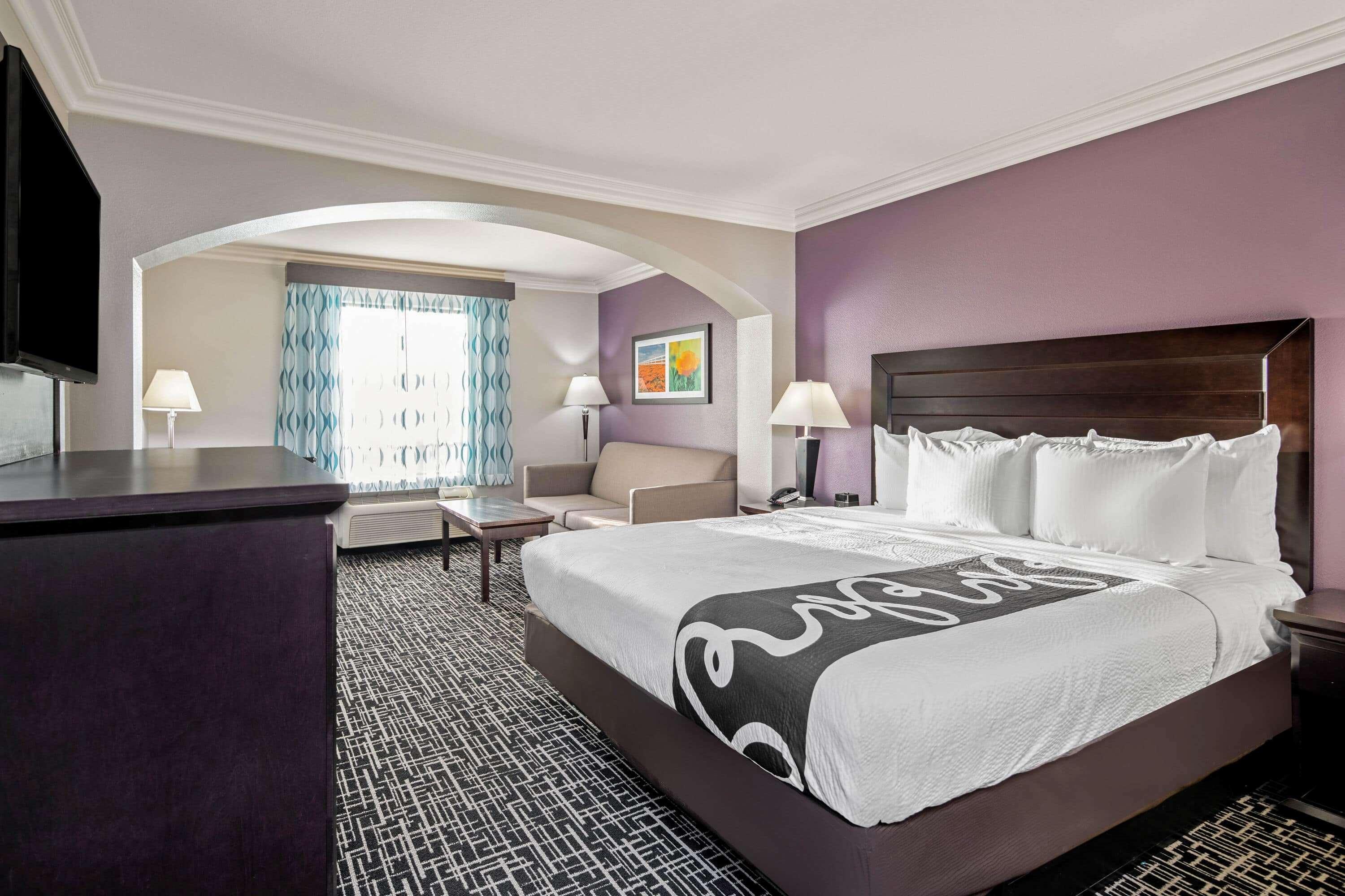 Double Deluxe King Bed