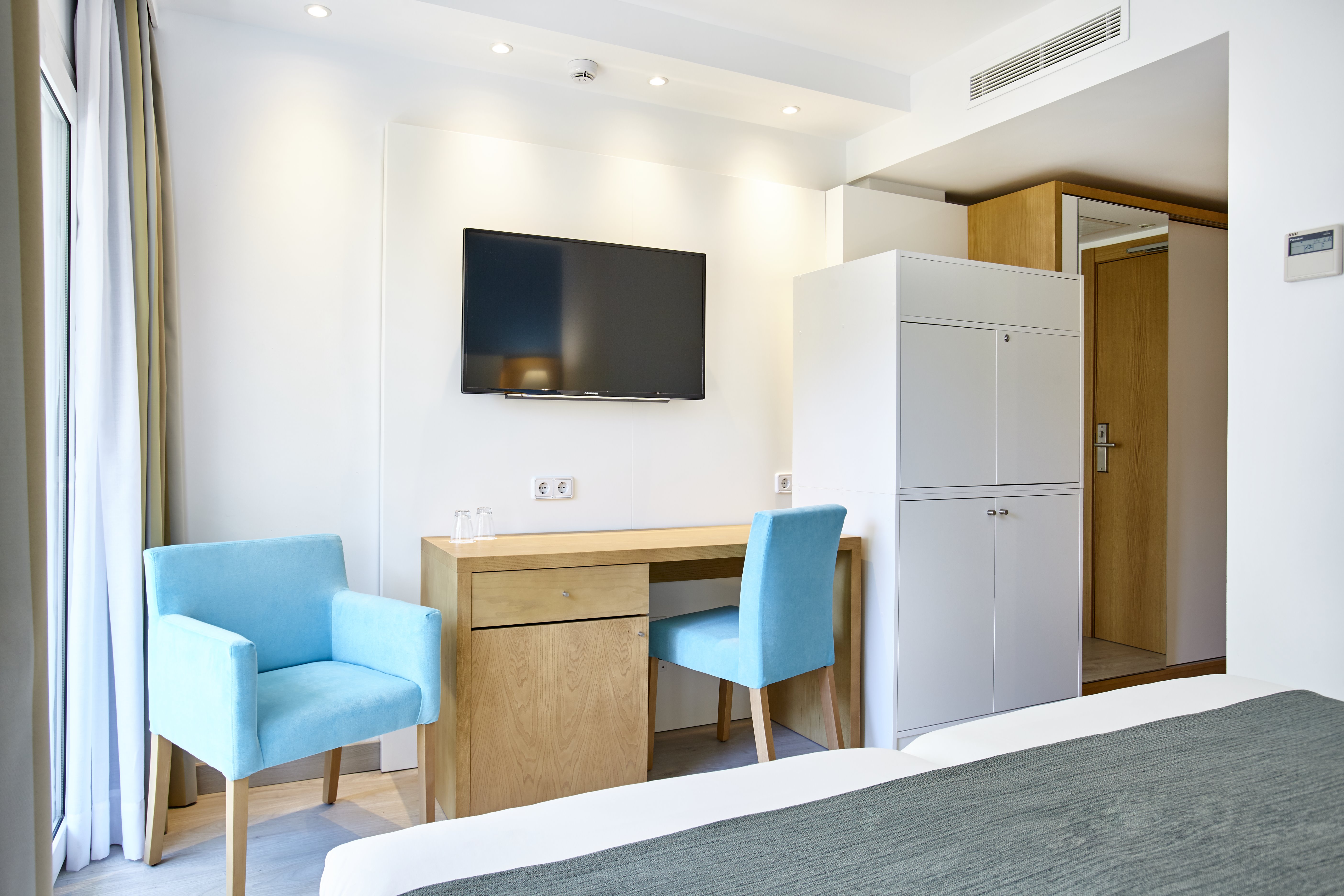 Double or Twin Standard