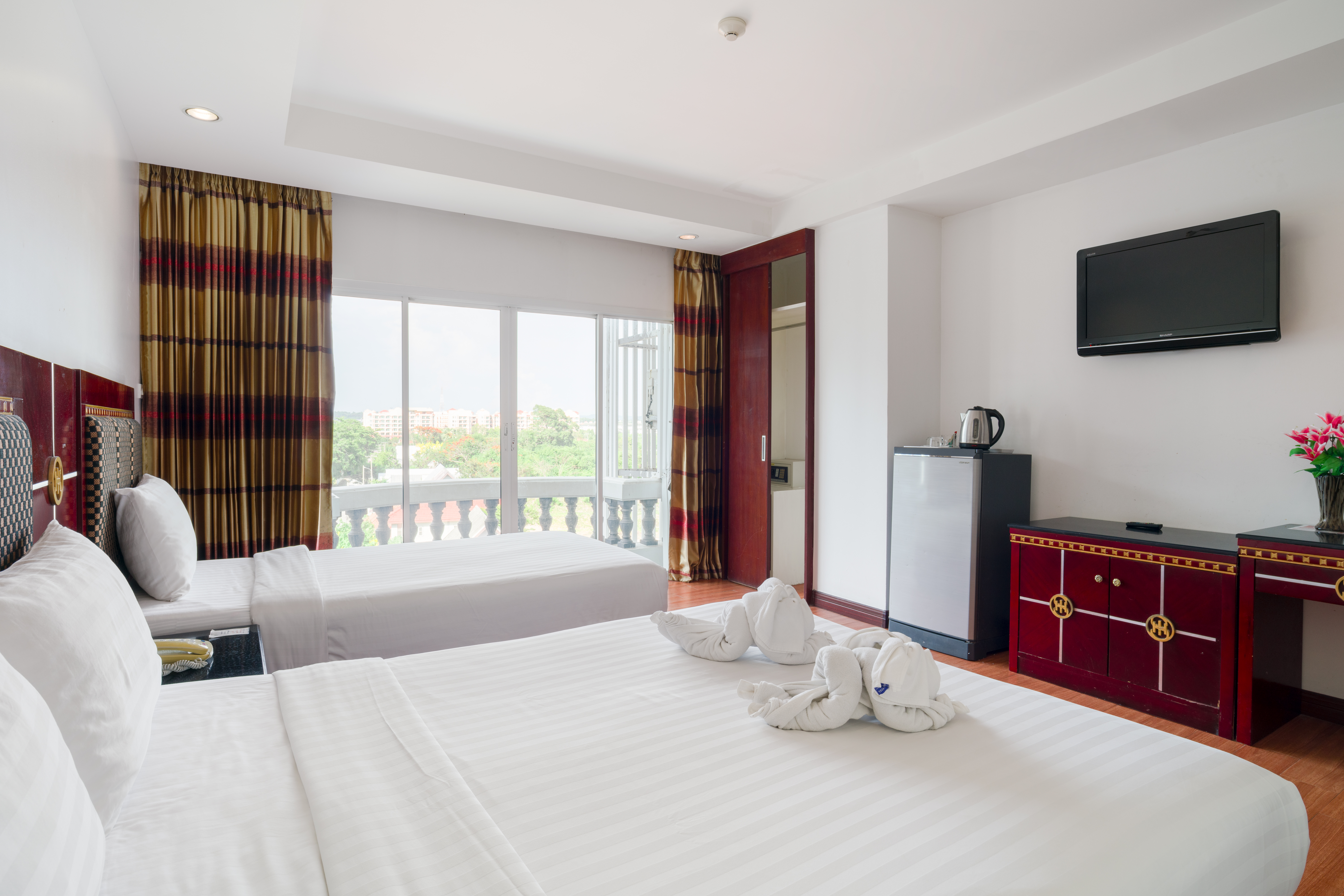 Twin Superior City View