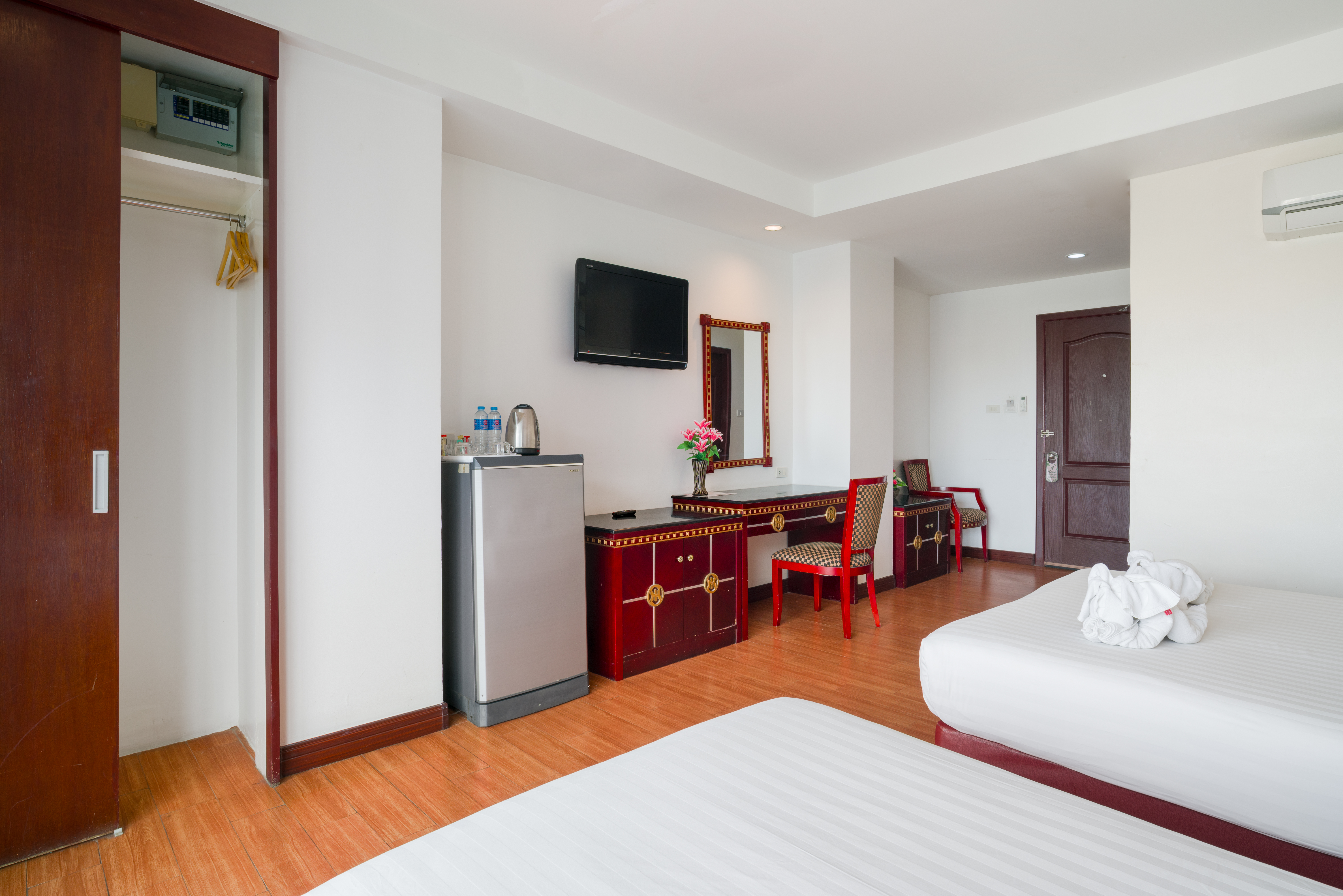 Twin Superior City View