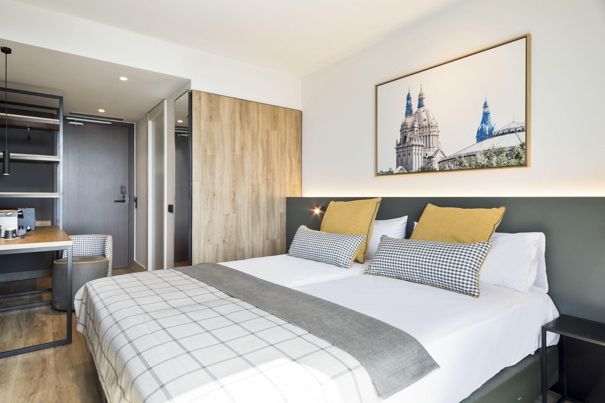 Double Single Superior with Views