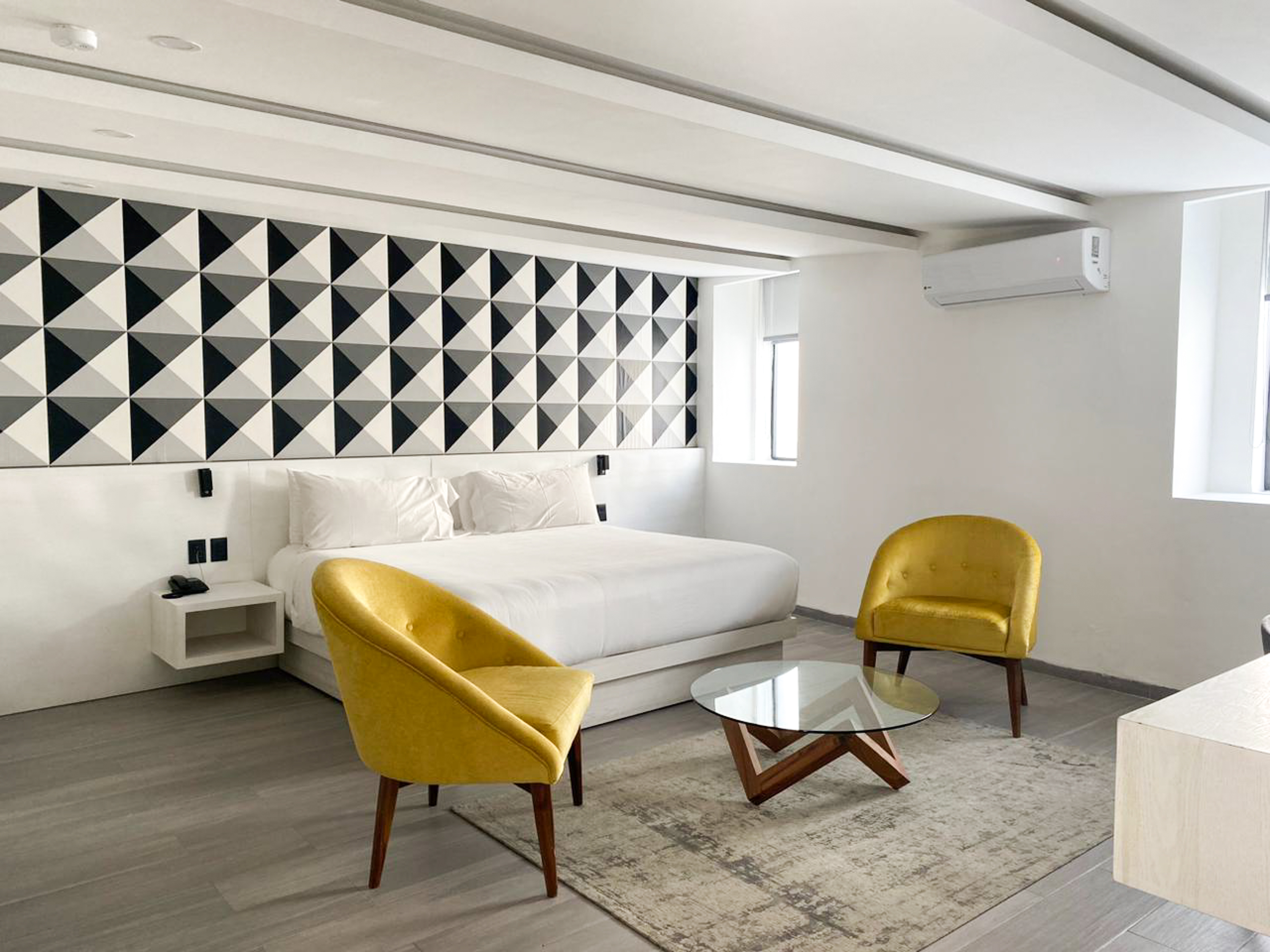 Junior Suite Queen Size Bed