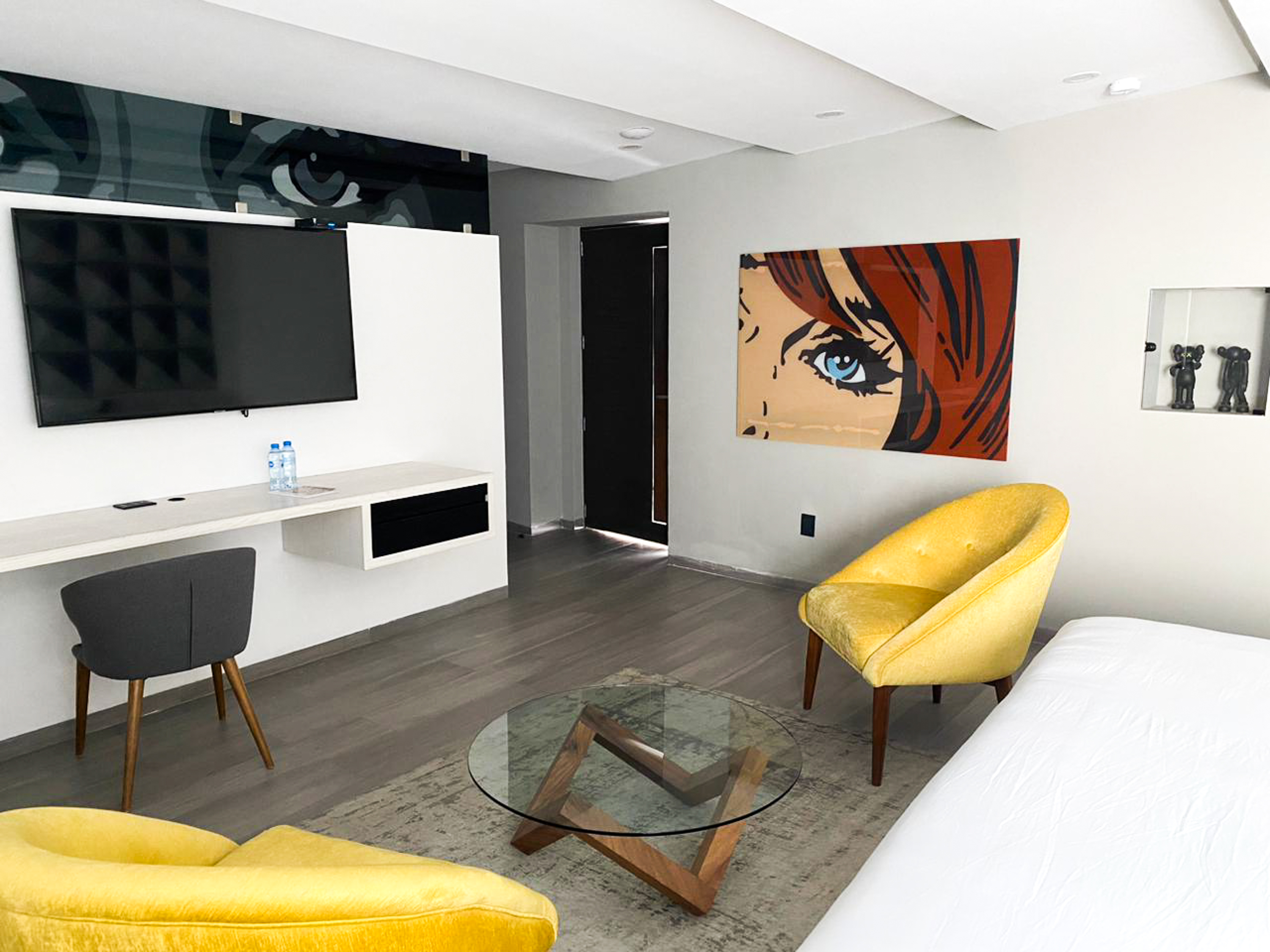 Junior Suite Queen Size Bed