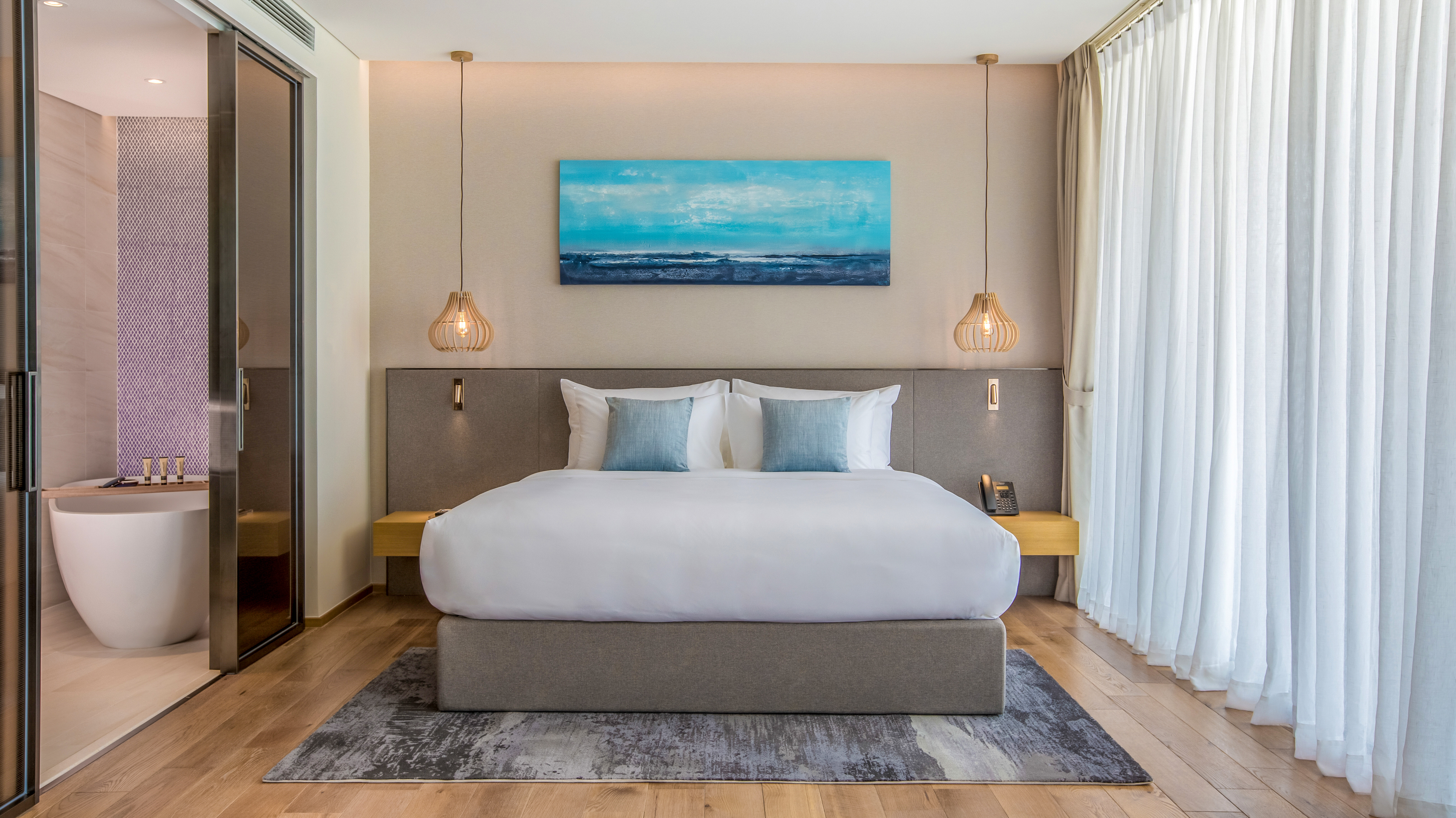 Junior Suite Ocean View King Bed