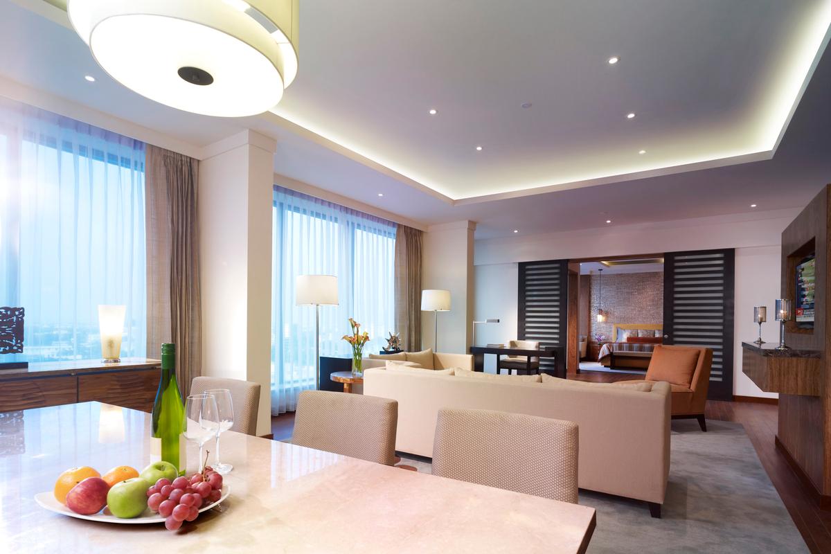 Suite City View King Bed