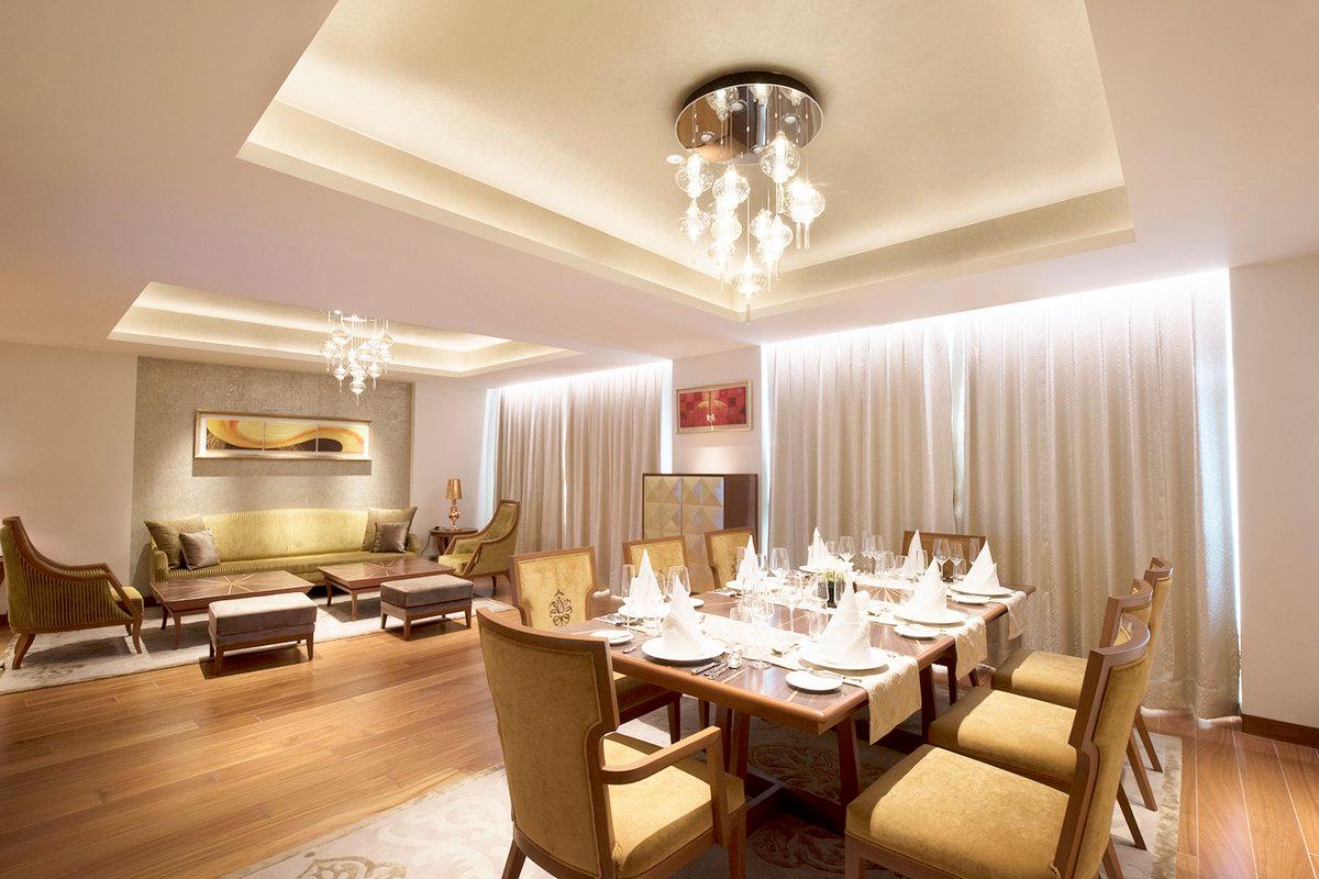 Suite City View King Bed