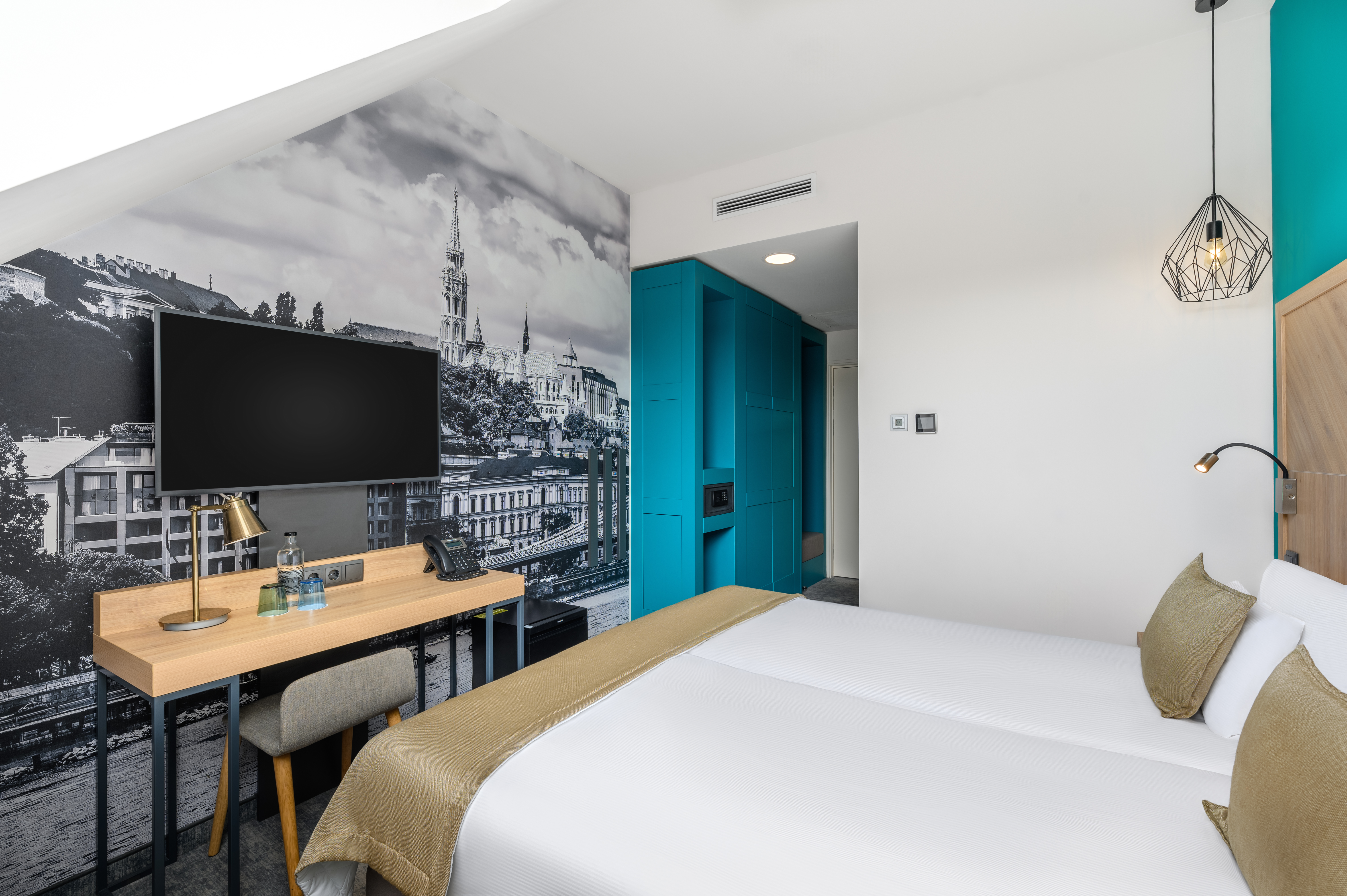 Double or Twin Standard