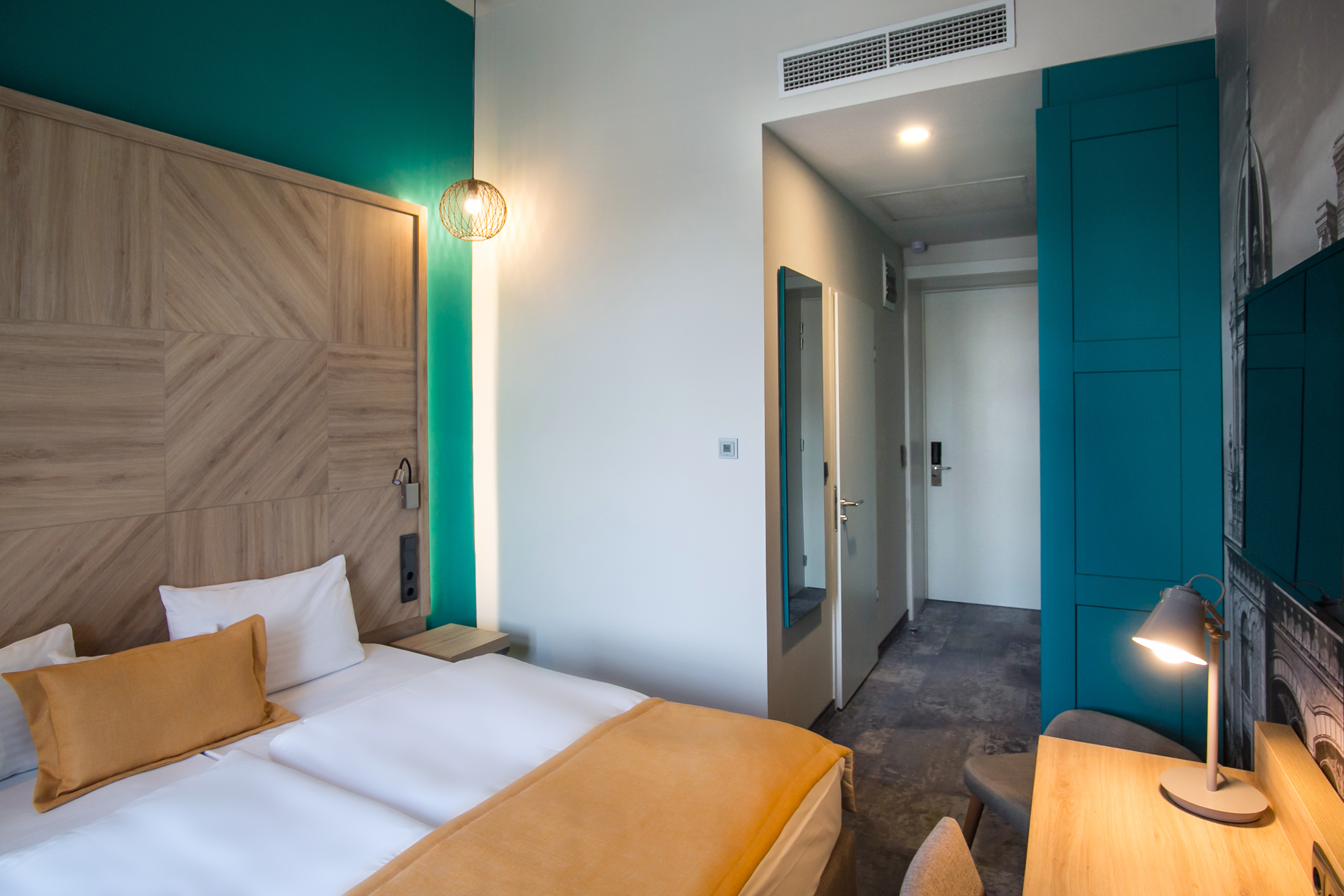 Double or Twin Standard