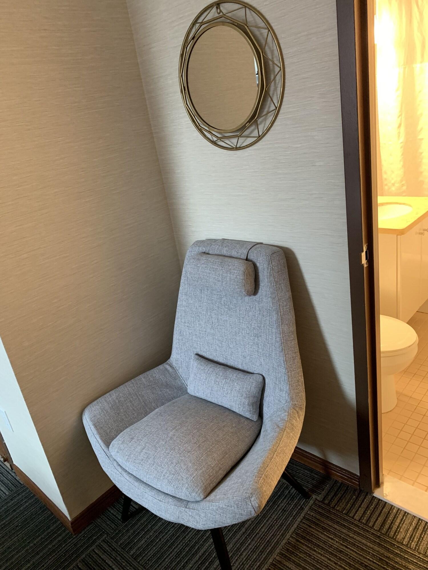 Double Deluxe City View King Bed