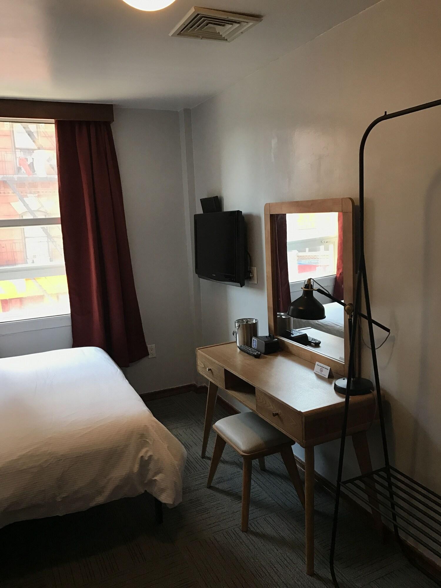 Double Superior Queen Bed