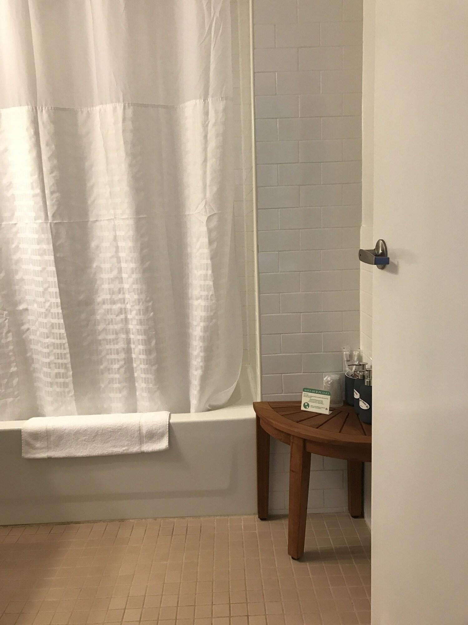 Double Superior Queen Bed